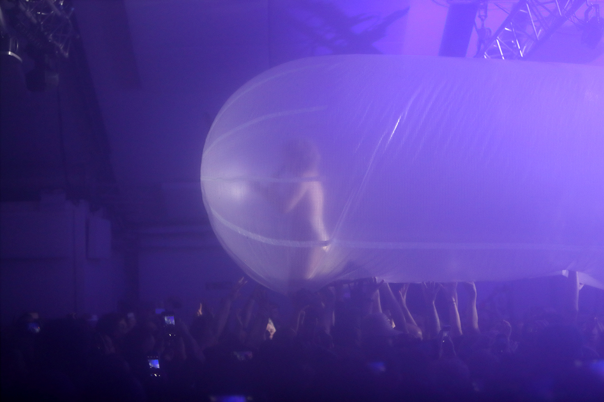 Peaches ovalspace81116 bc14