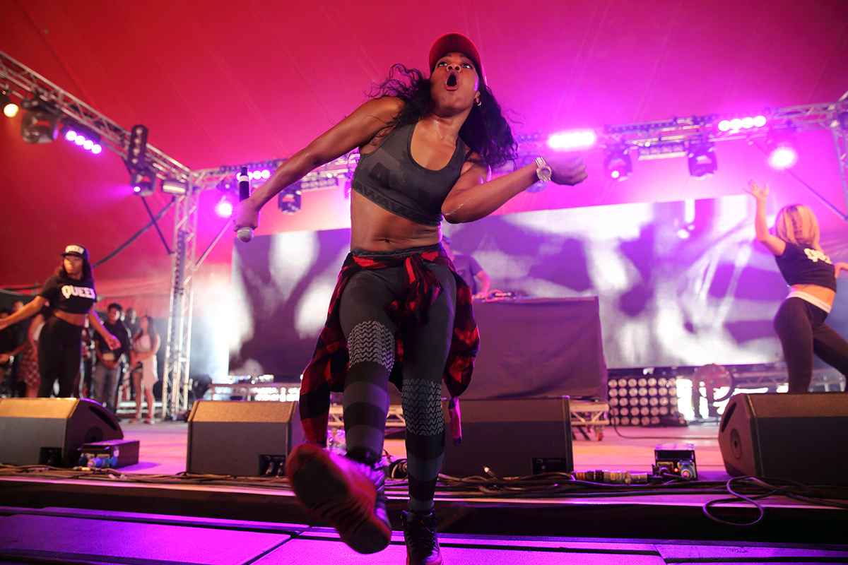 Lady lesshur reading16 bc