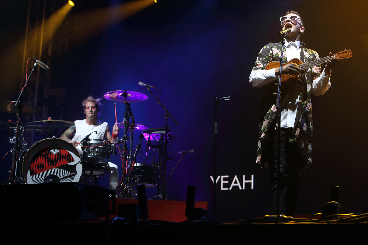 Twentyonepilots reading16 bc