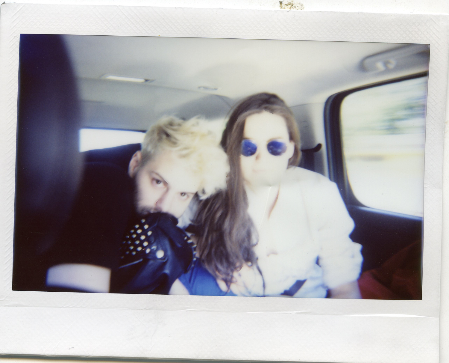 TIMF Sofi Tukker 03 on the way to the festival