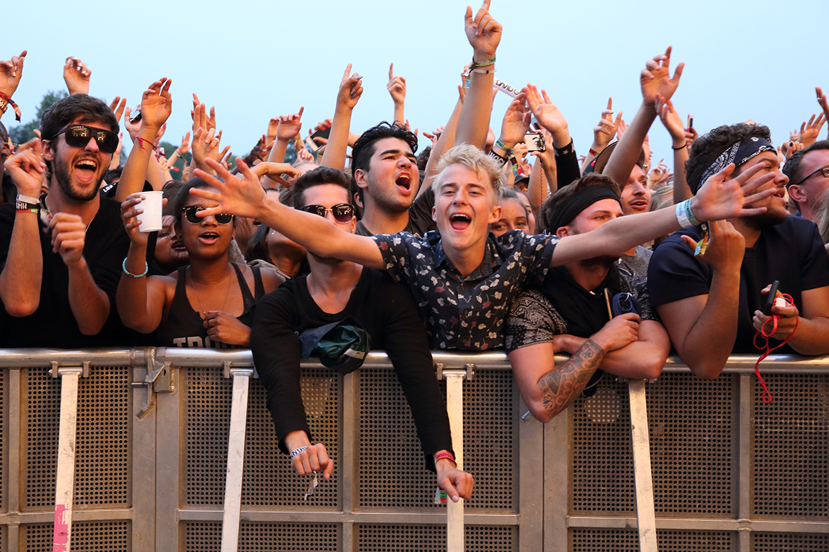 Crowd vfest21816 bc03