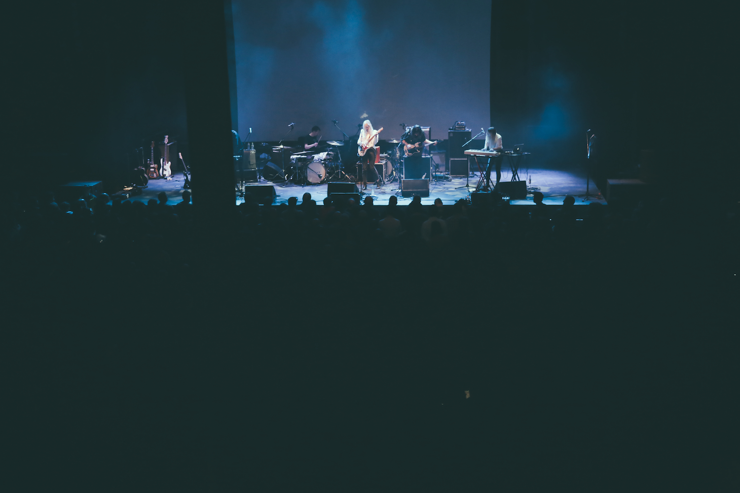 Amber Arcades Roundhouse 030417 Sara Amroussi Gilissen 29
