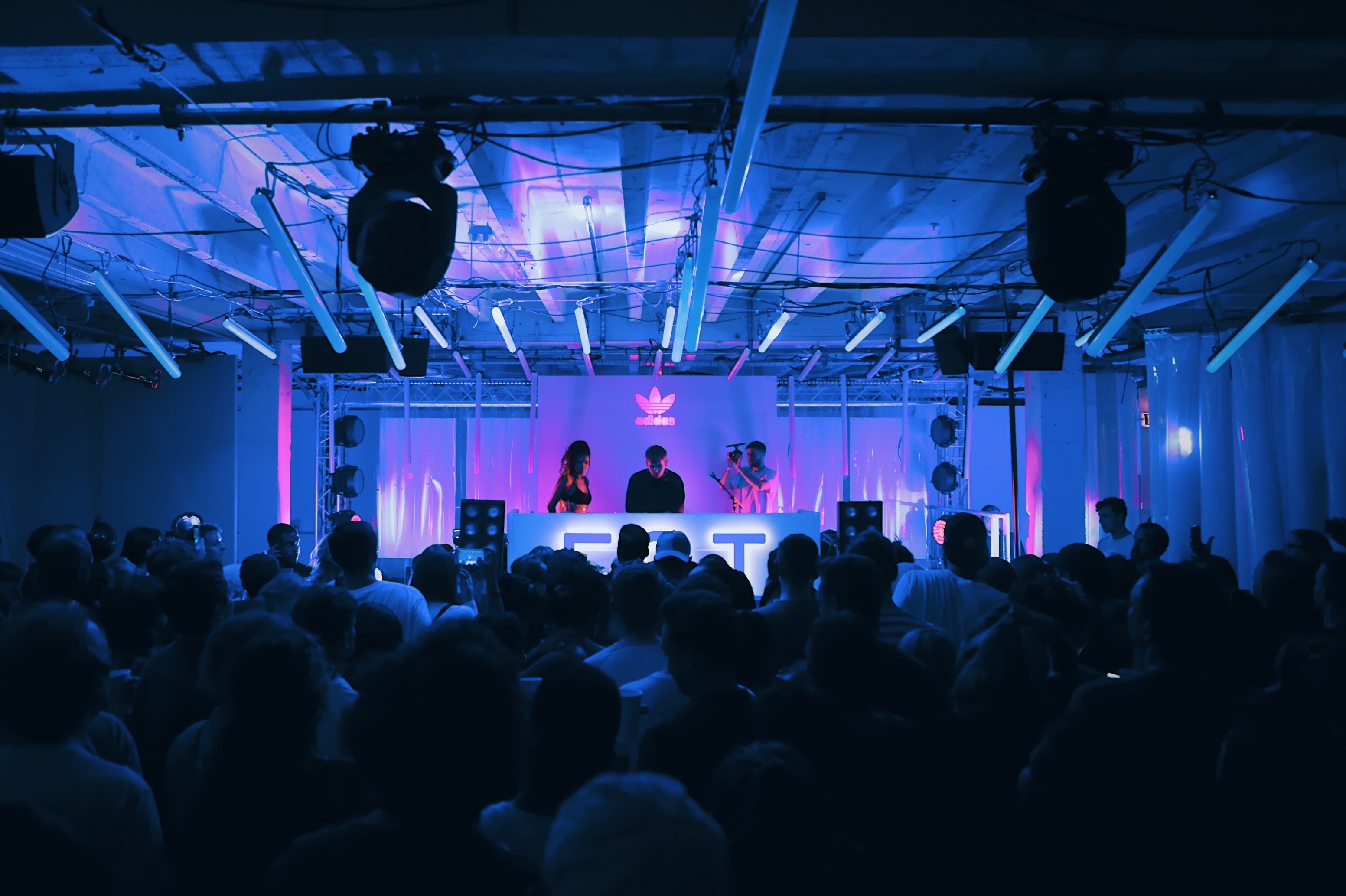 77856936 F0 F0 4481 95 B1 8240 B93 BB365