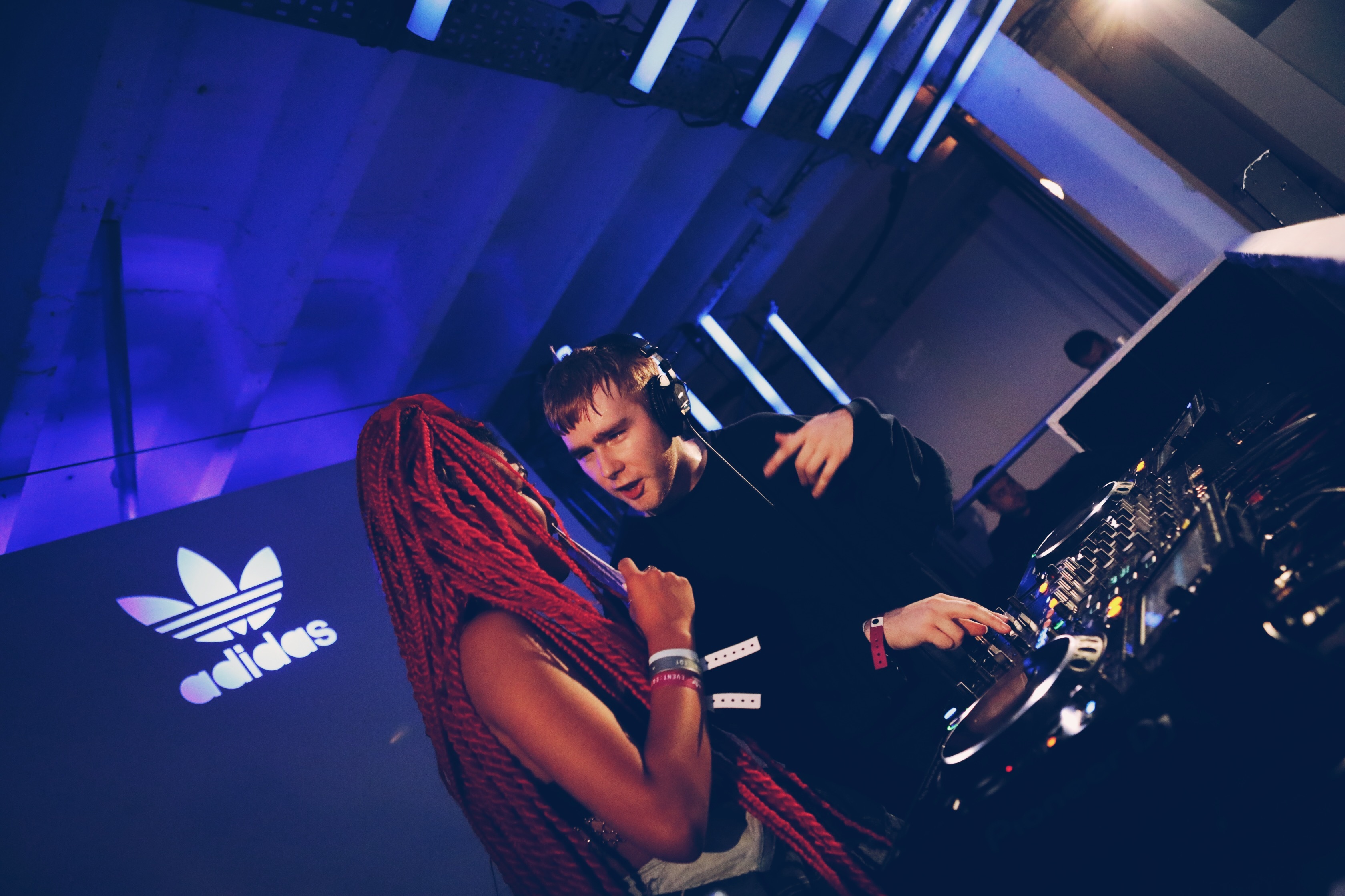 AFAF0821 70 CC 4 F86 834 D 04 F6 E2 E94 B9 A