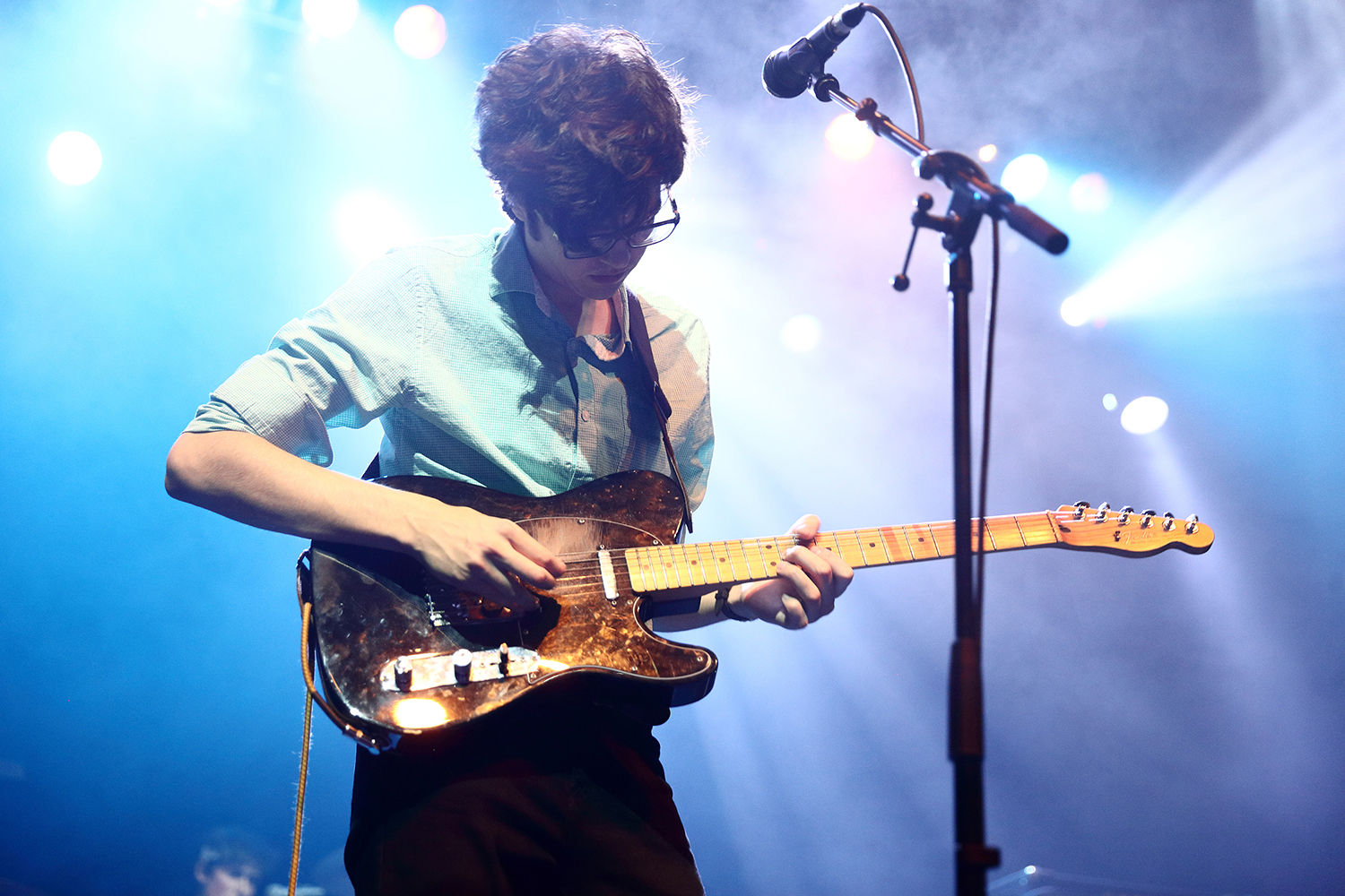 Car seat headrest 29817 bc12