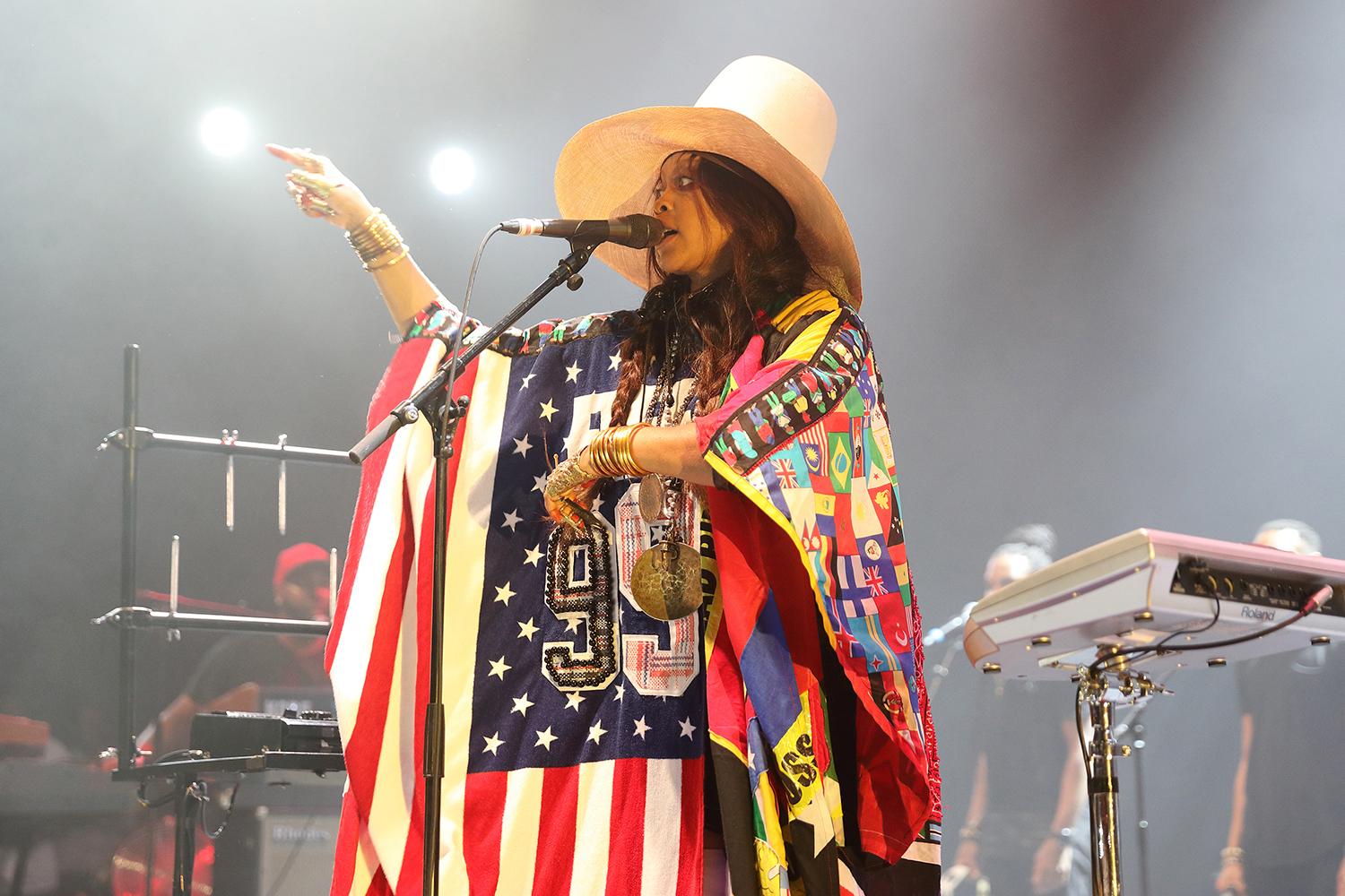 Erykah badu 7717 bc12