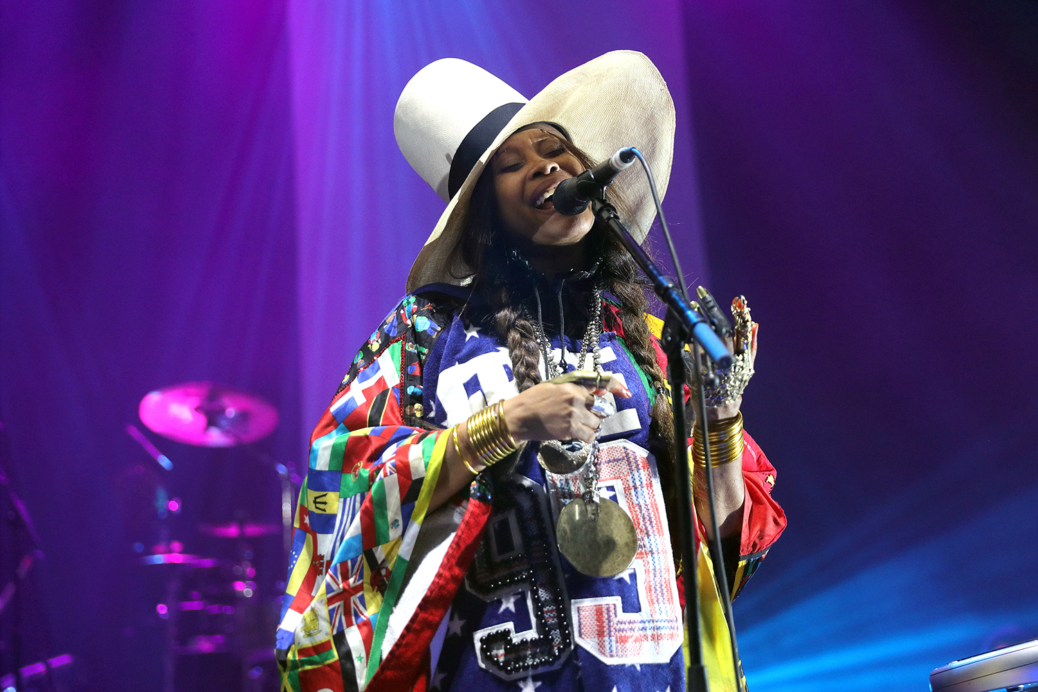 Erykah badu 7717 bc13