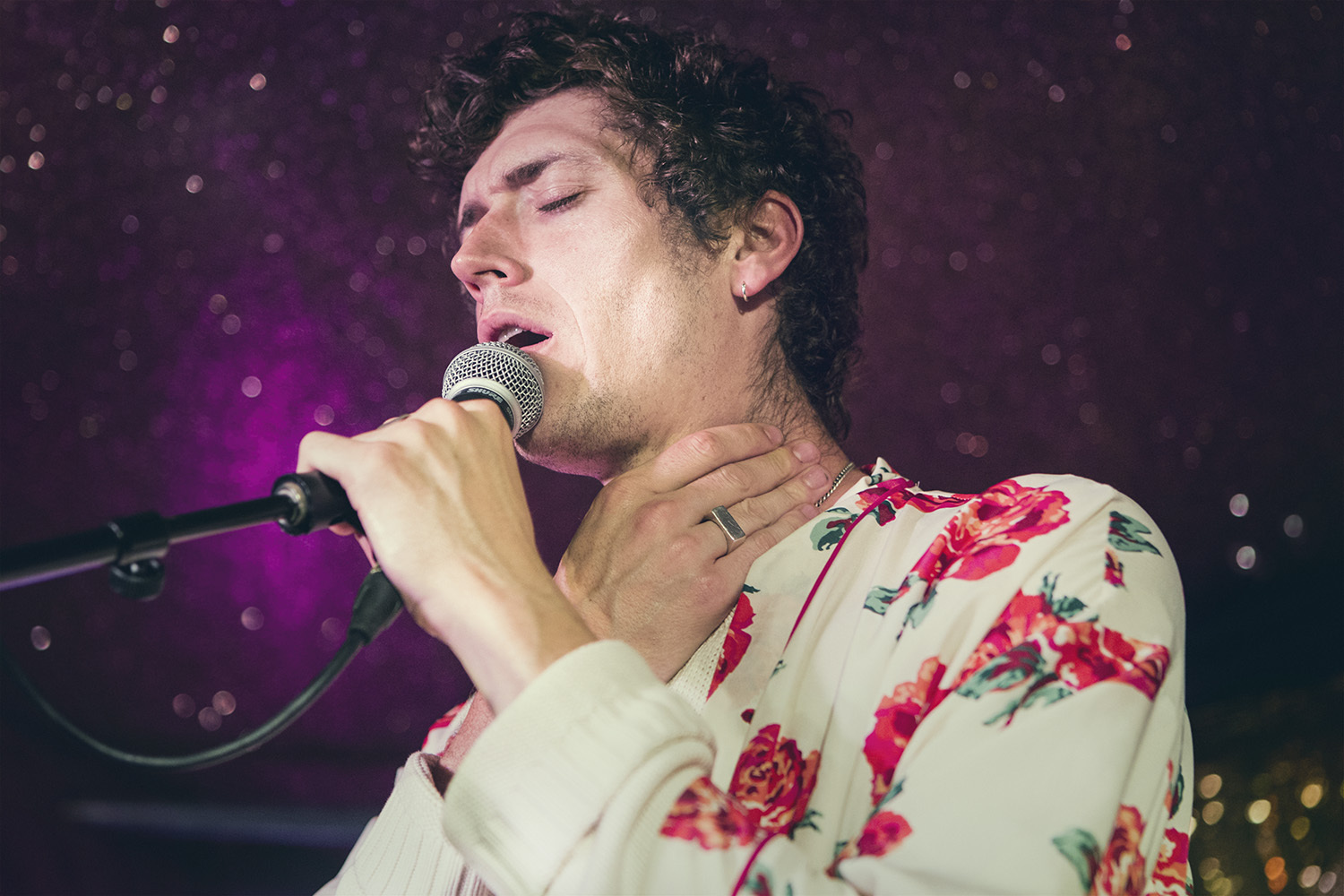 H Hawkline 12 Moth Club London 11 09 17 Chris Almeida