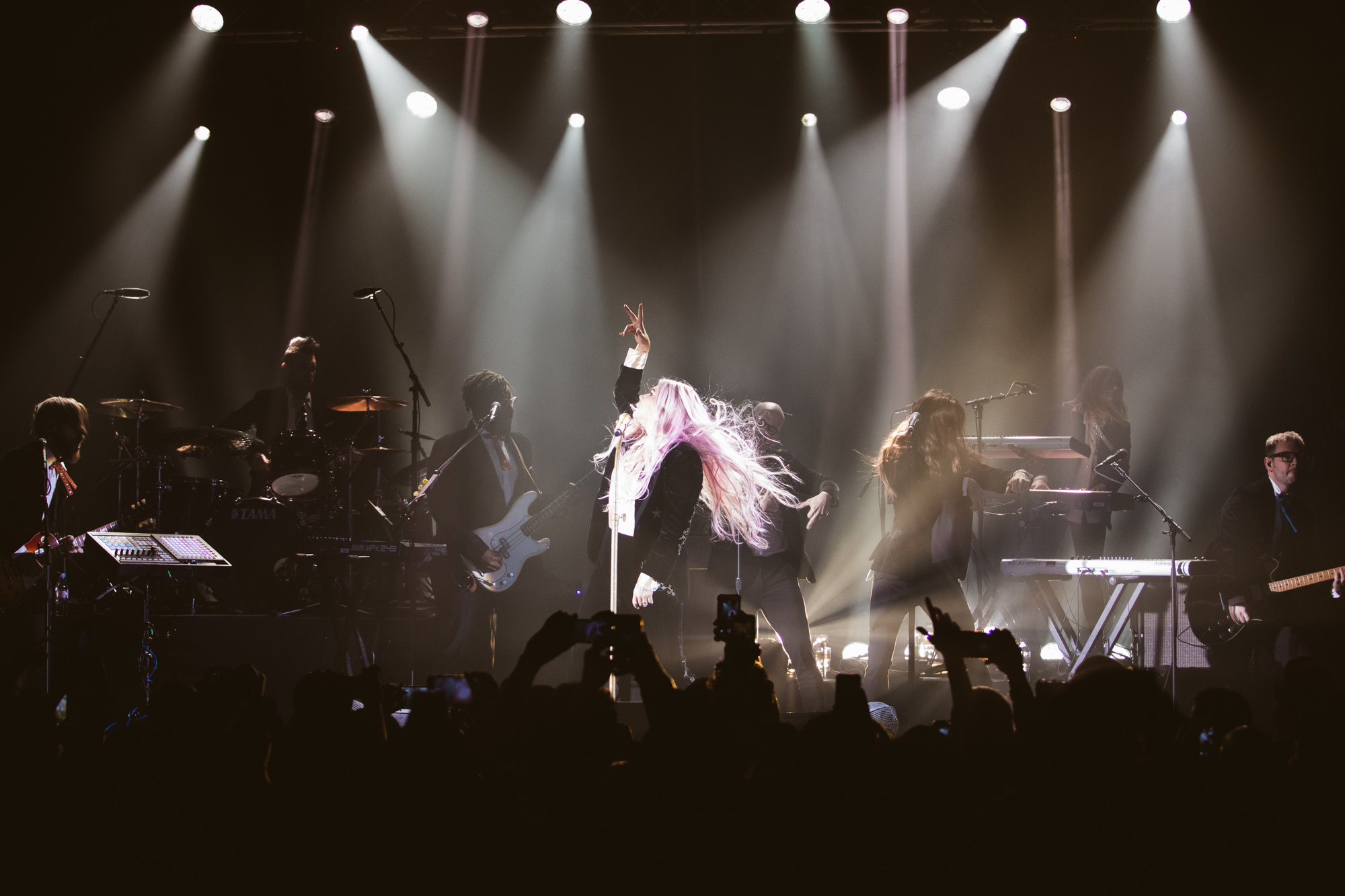 Kesha Electric Brixton141117 5b