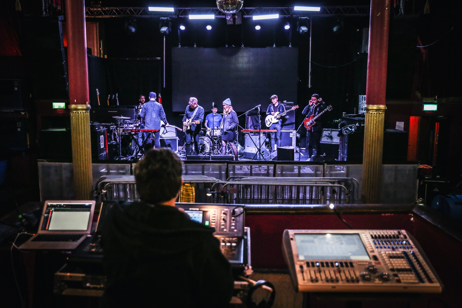 Los Campesinos Liverpool 27 Apr 2017 Mike Hughes7b