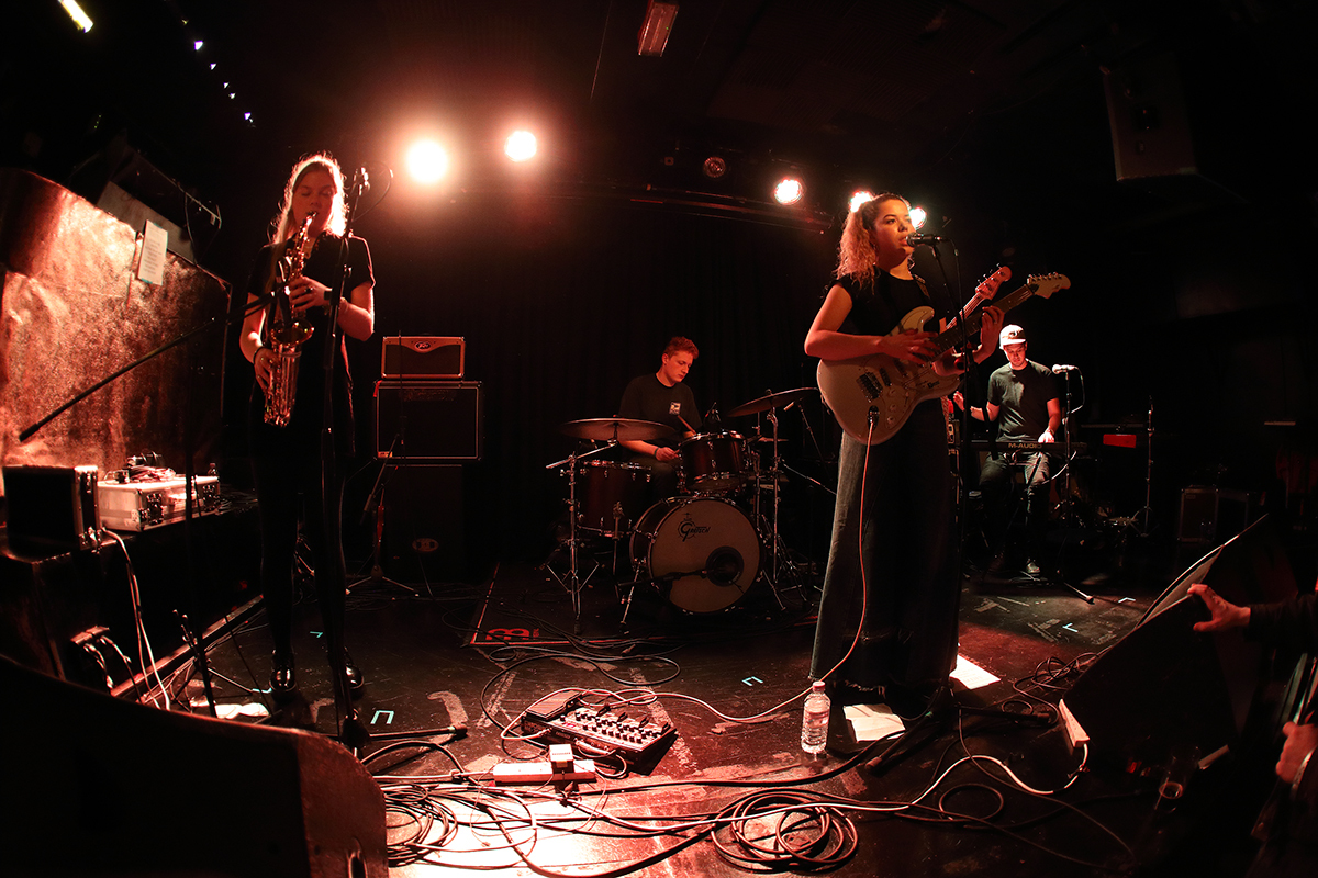 Nilufer yanya 11117 lex bc10