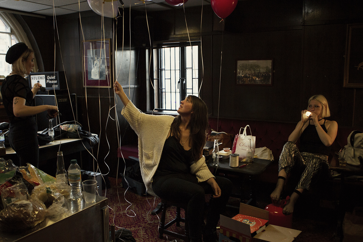 PINS 15 Moth Club London 20 04 17 Chris Almeida