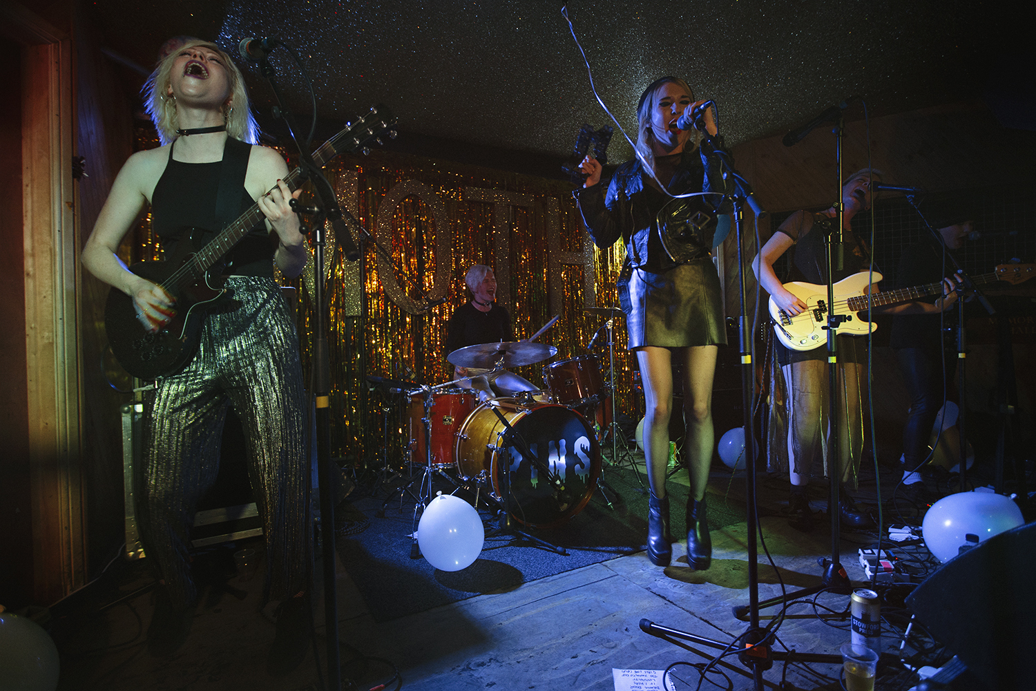 PINS 30 Moth Club London 20 04 17 Chris Almeida