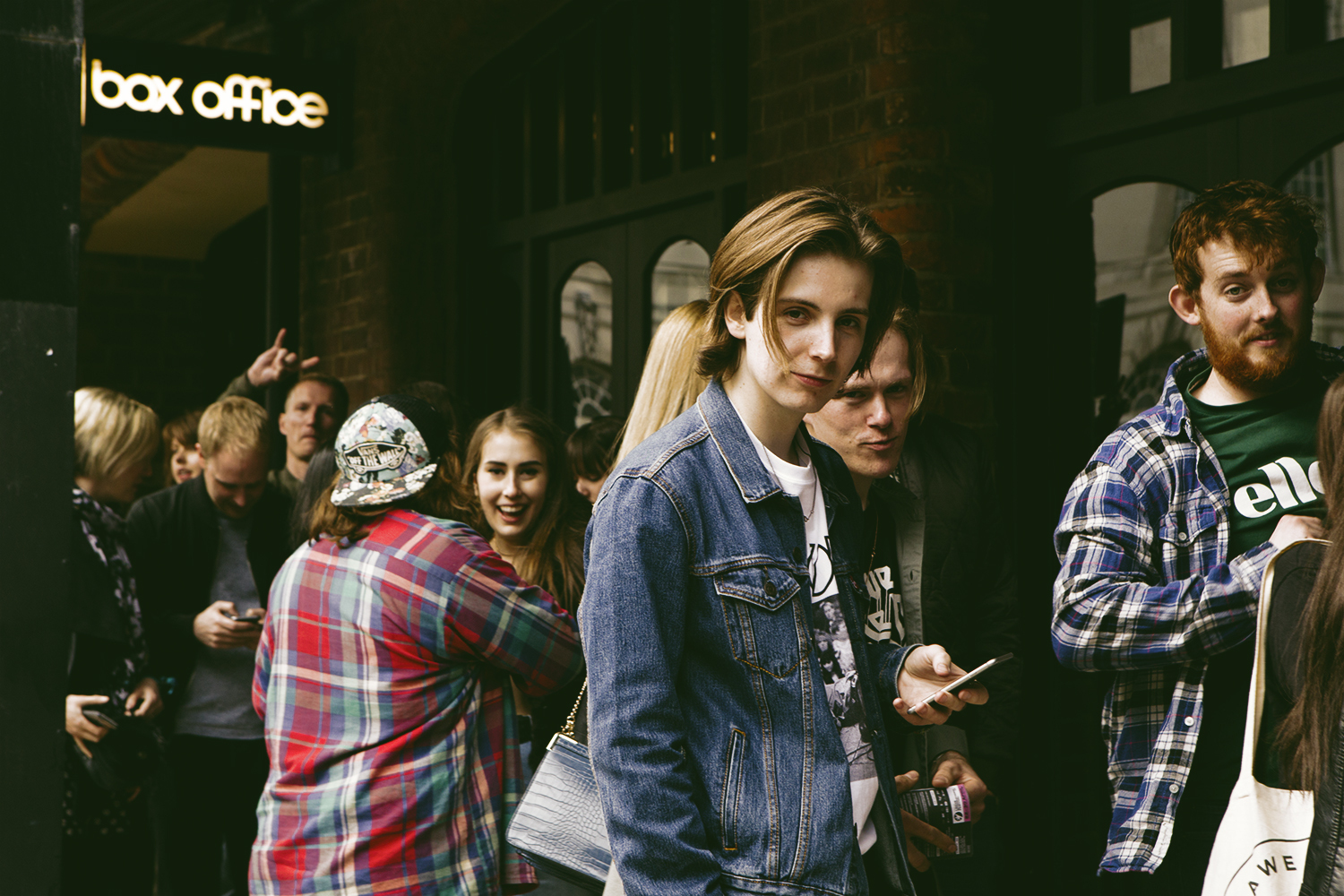 LAT Queue 2 Leeds 29 03 17 Chris Almeida