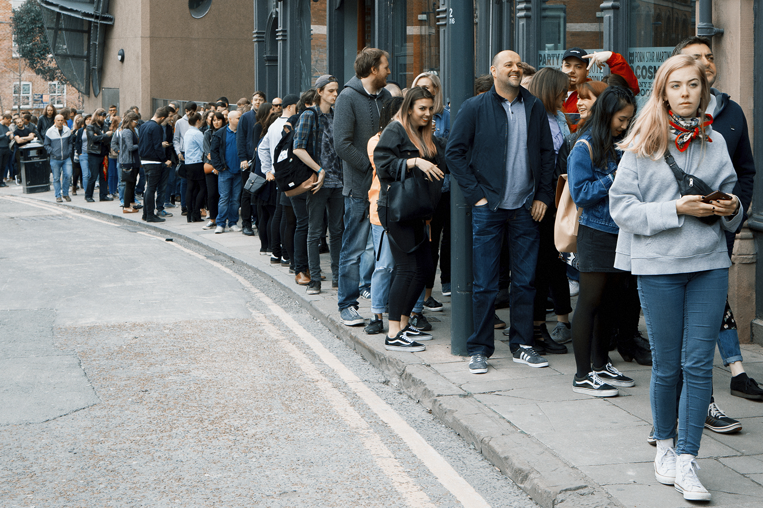 LAT Queue 3 Leeds 29 03 17 Chris Almeida