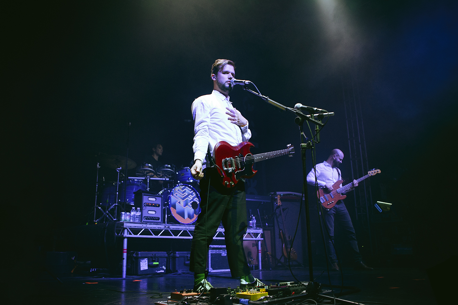 LAT White Lies 3 Leeds 29 03 17 Chris Almeida