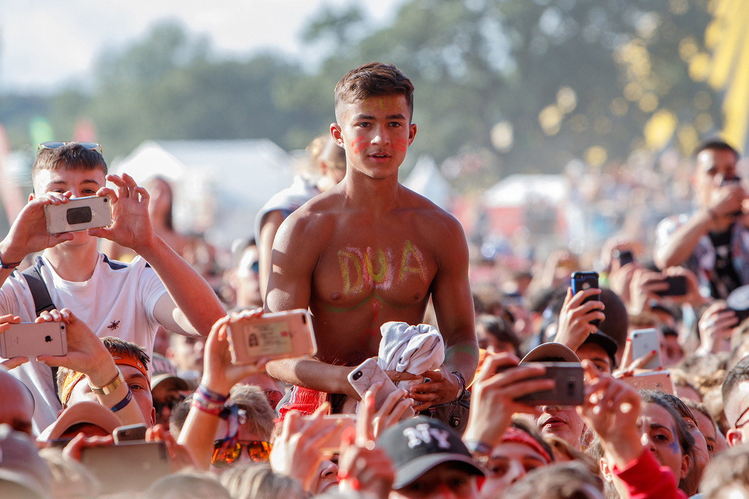 Crowd reading18 bc02