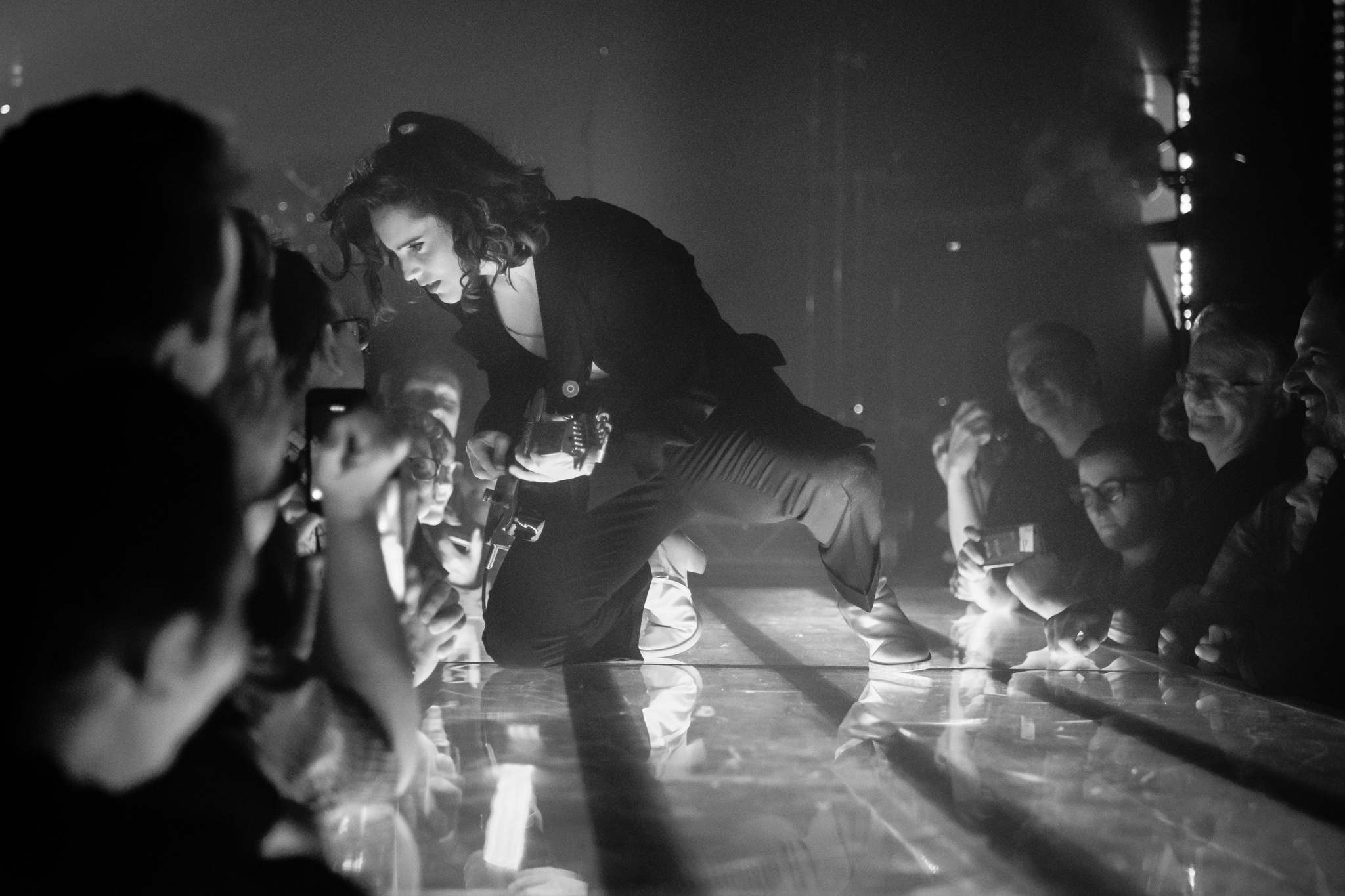 13 Anna Calvi Heaven BW Jon Mo