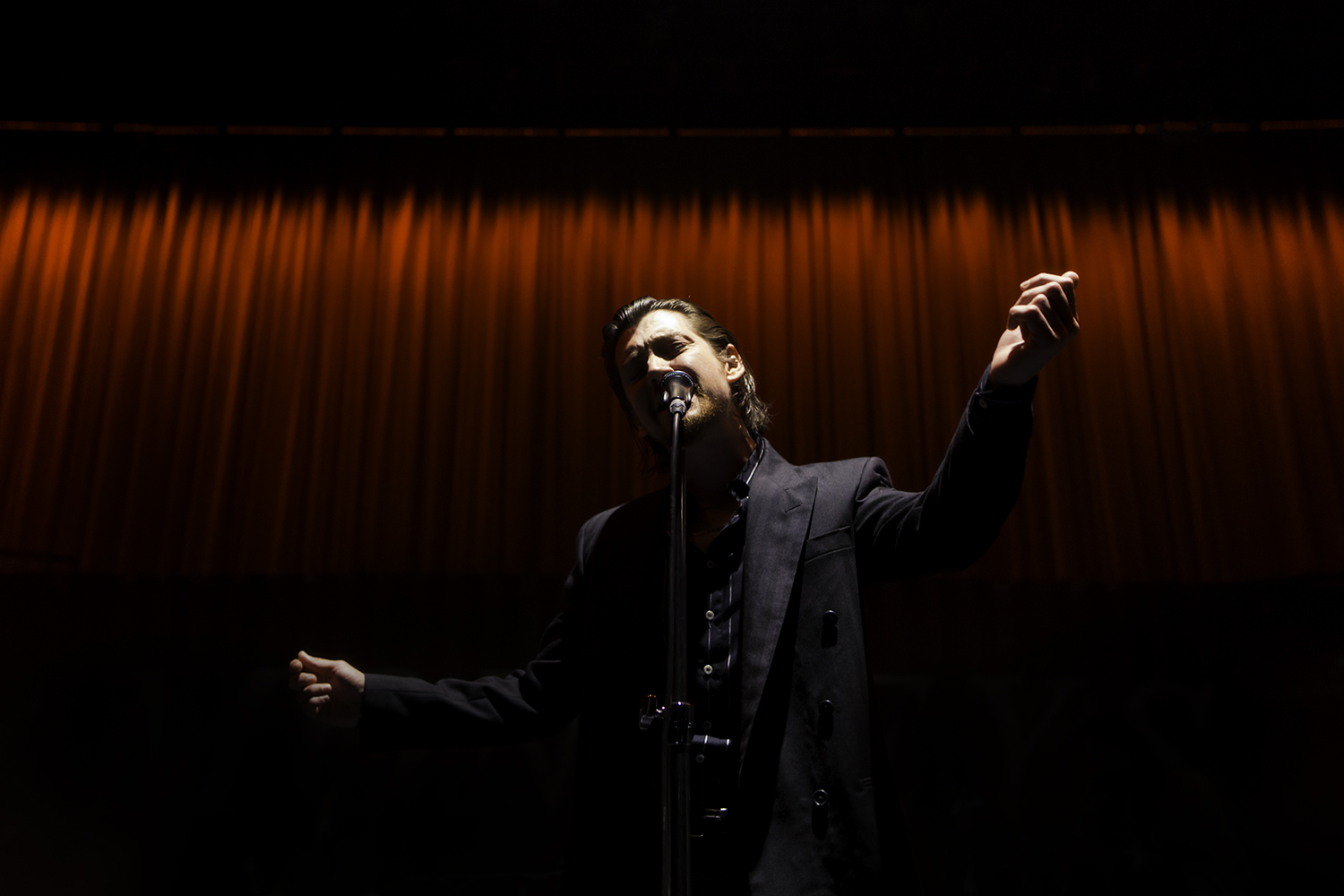 Arctic Monkeys gave Tranquility Base Hotel & Casino its first live ...