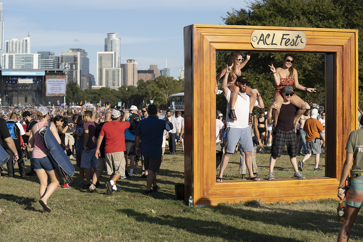 Crowd ACL Fest Oct6 2018 by Andy Pareti 001