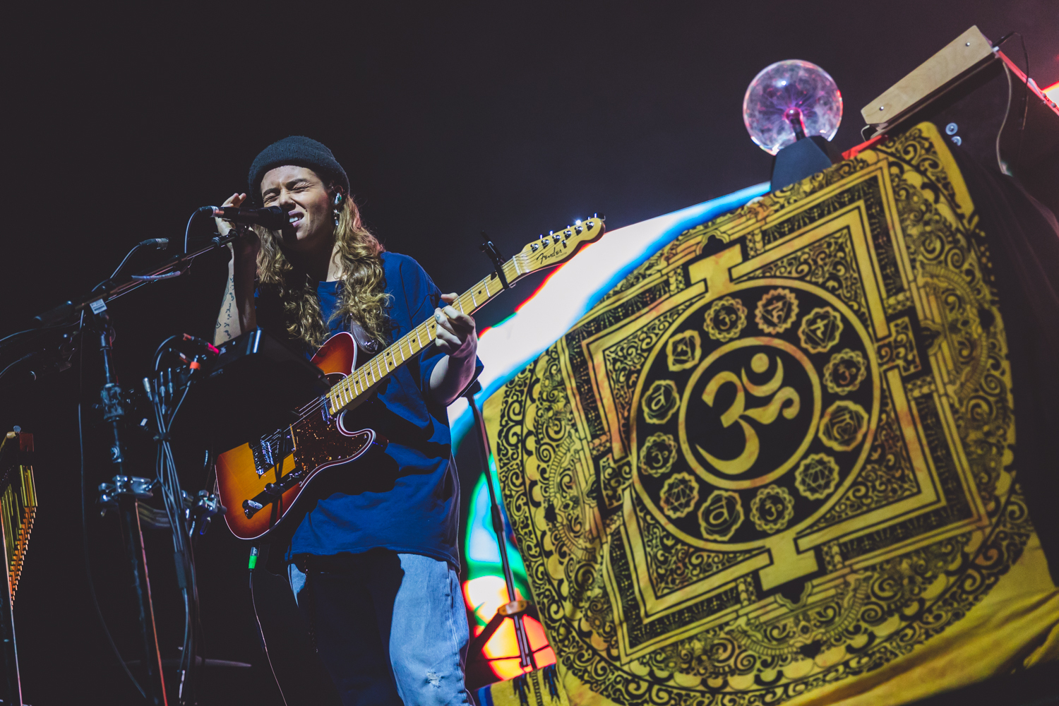 Tash Sultana at the Fox Theatre in Oakland 181129 by Ian Young 07