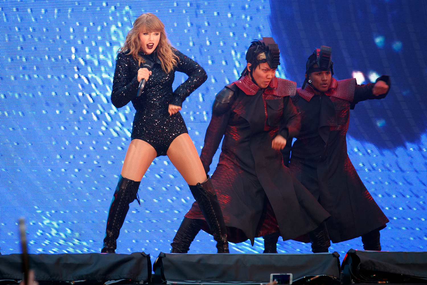 Taylor swift wembsta1822 bc14