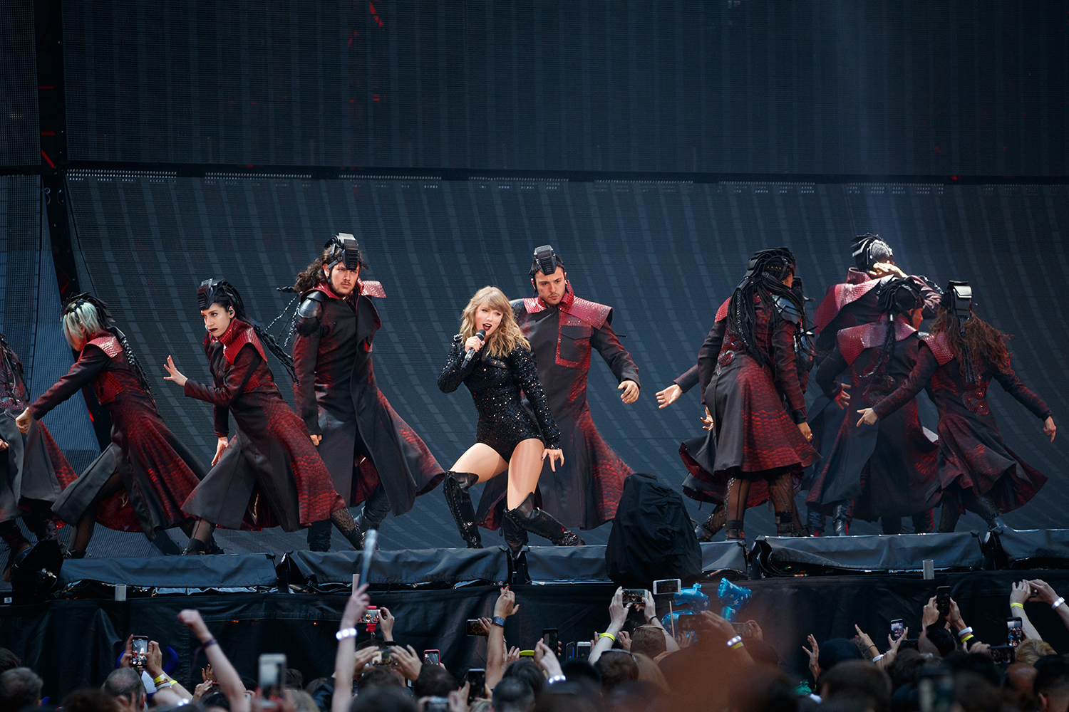 Taylor swift wembsta1822 bc16