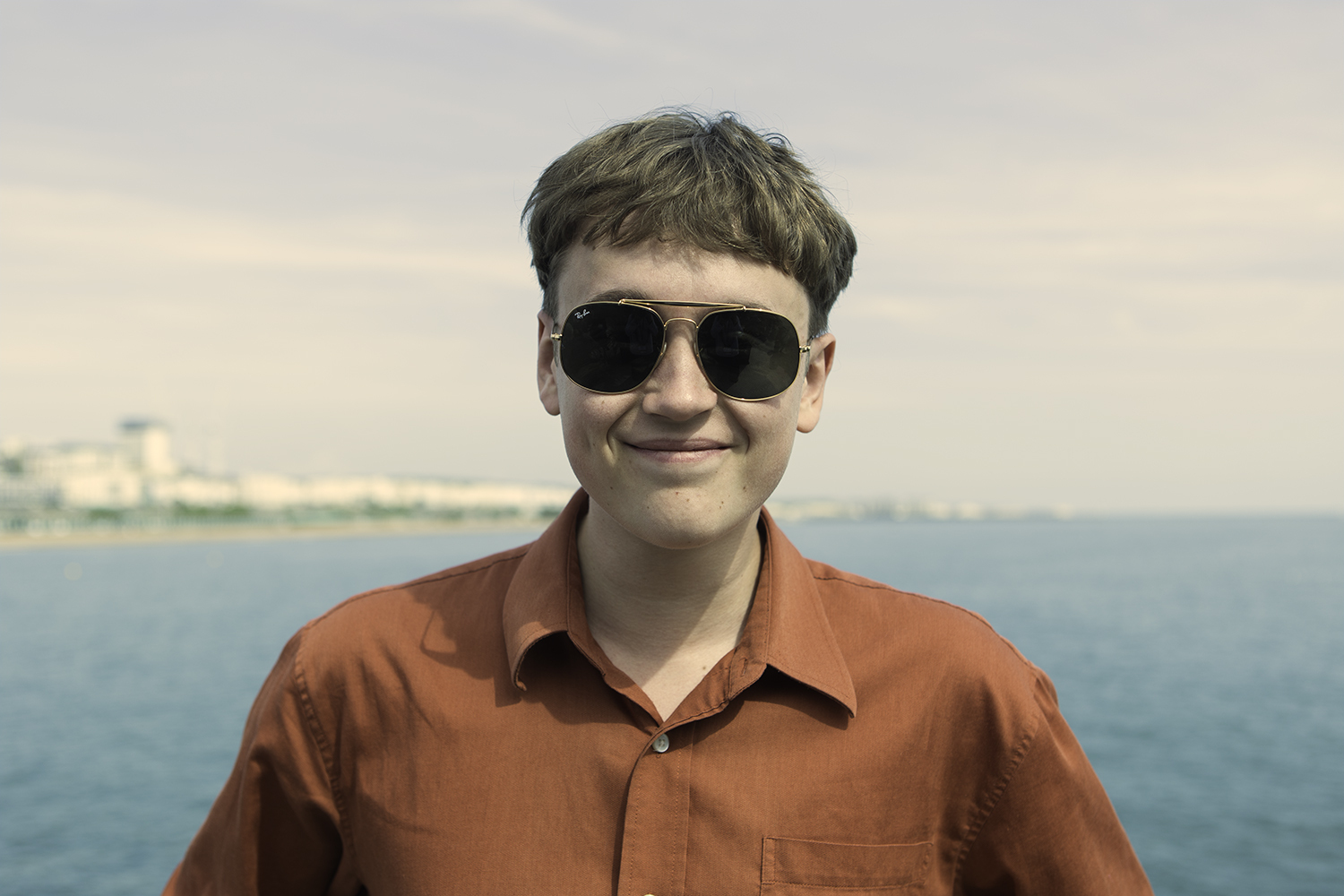 4 Holls snap Henry from The Orielles Brighton 18 05 18 Chris Almeida