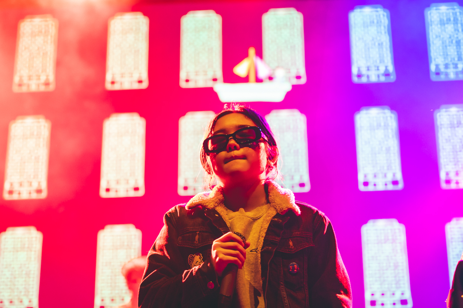 Superorganism at Iceland Airwaves 2018 by Ian Young 01