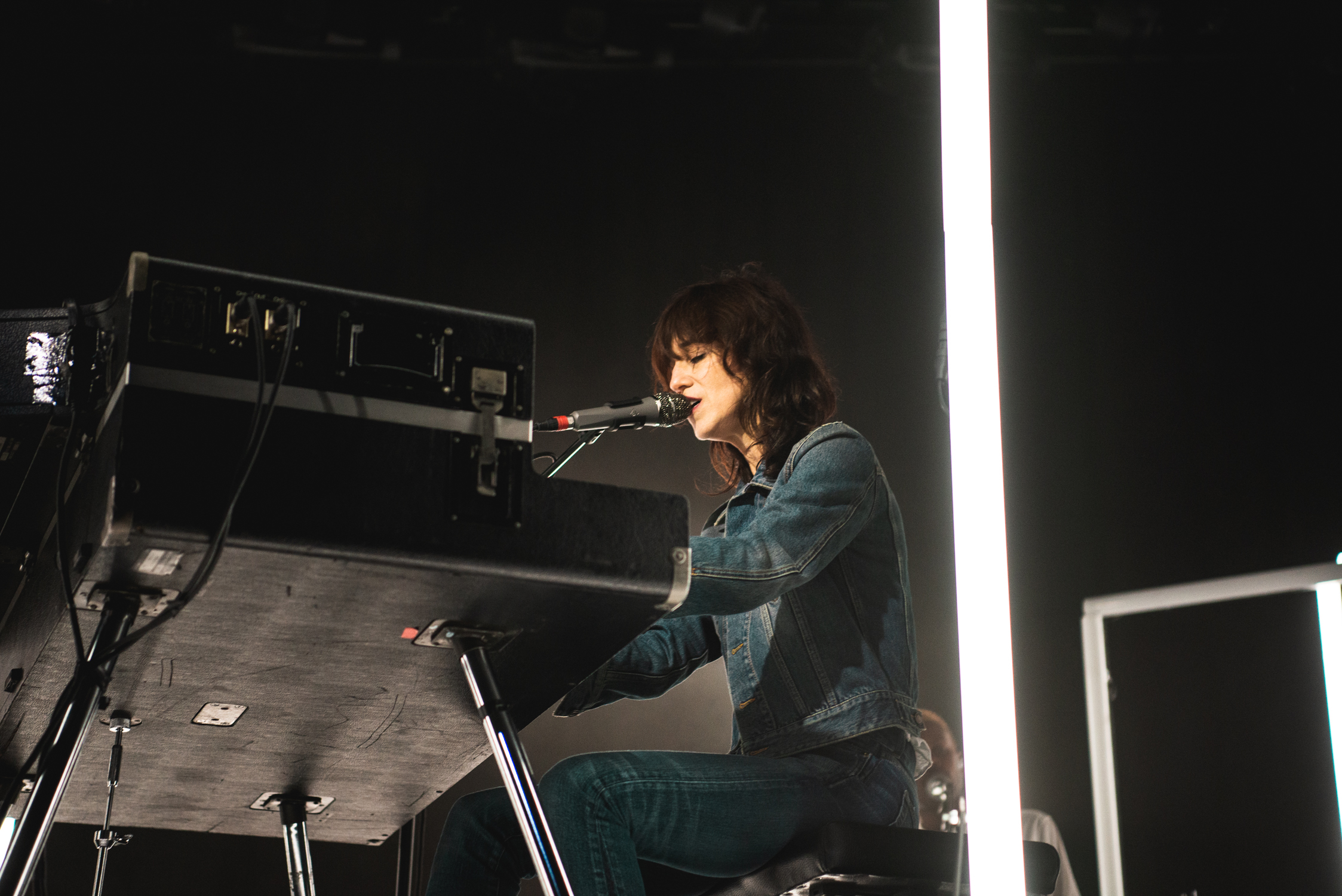 Charlotte Gainsbourg Brooklyn Steel NYC 4 09 19 Julia Drummond DSC 1022 2