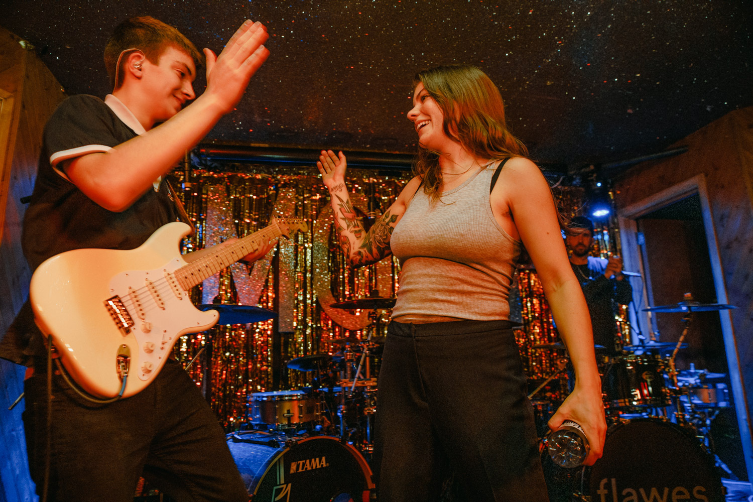 DONNAMISSAL MOTHCLUB MARIEKEMACKLON 23012019 2120