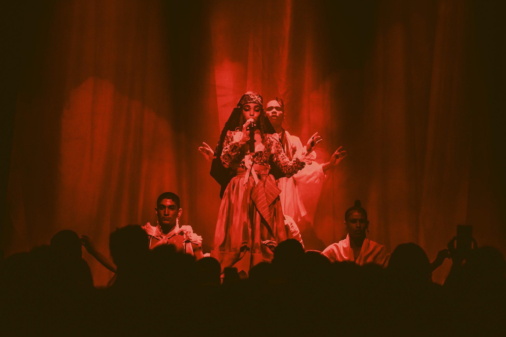 FKA Twigs Vogue Theatre Vancouver 110119 399