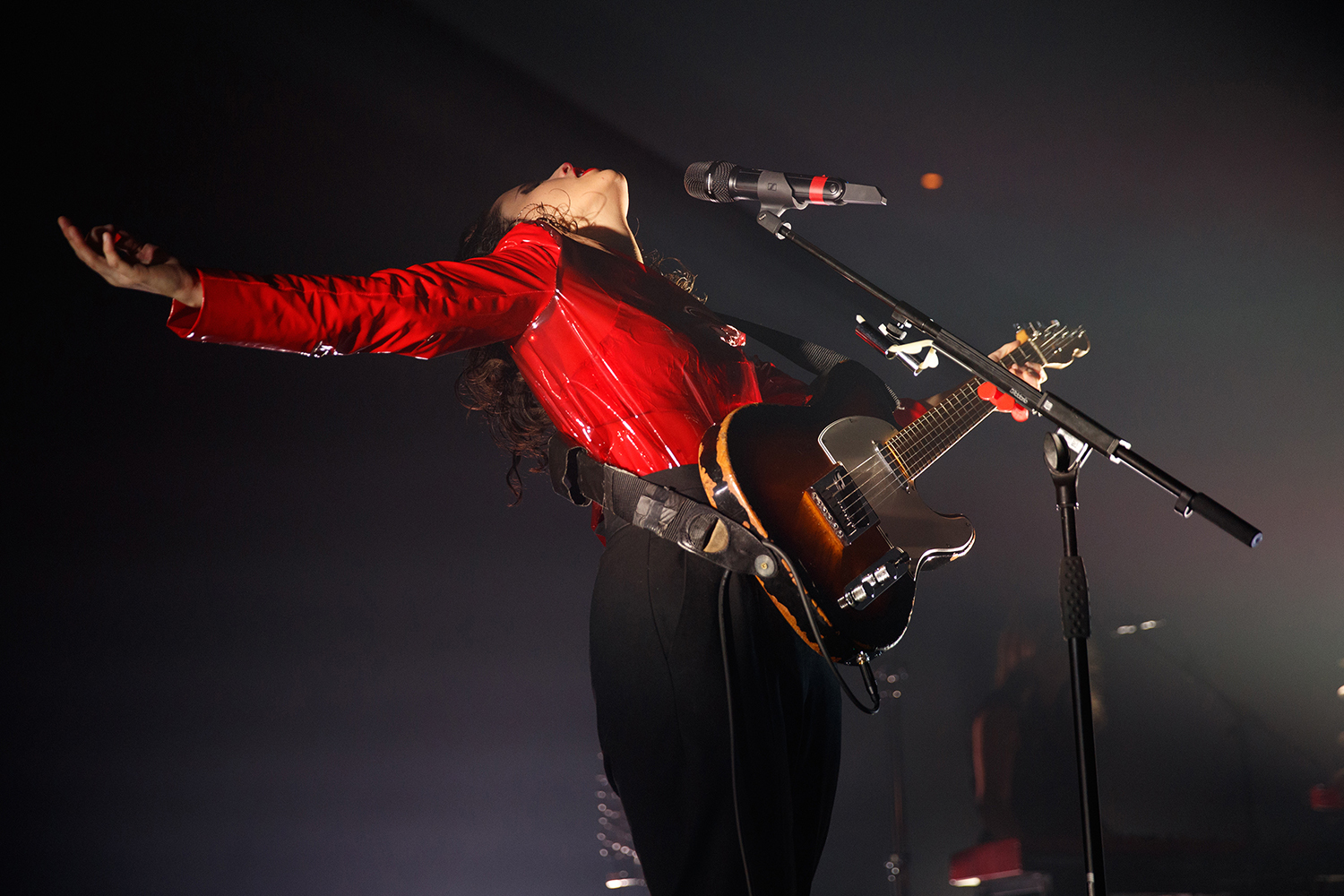 Anna calvi roundhouse 070219 burakcingi04