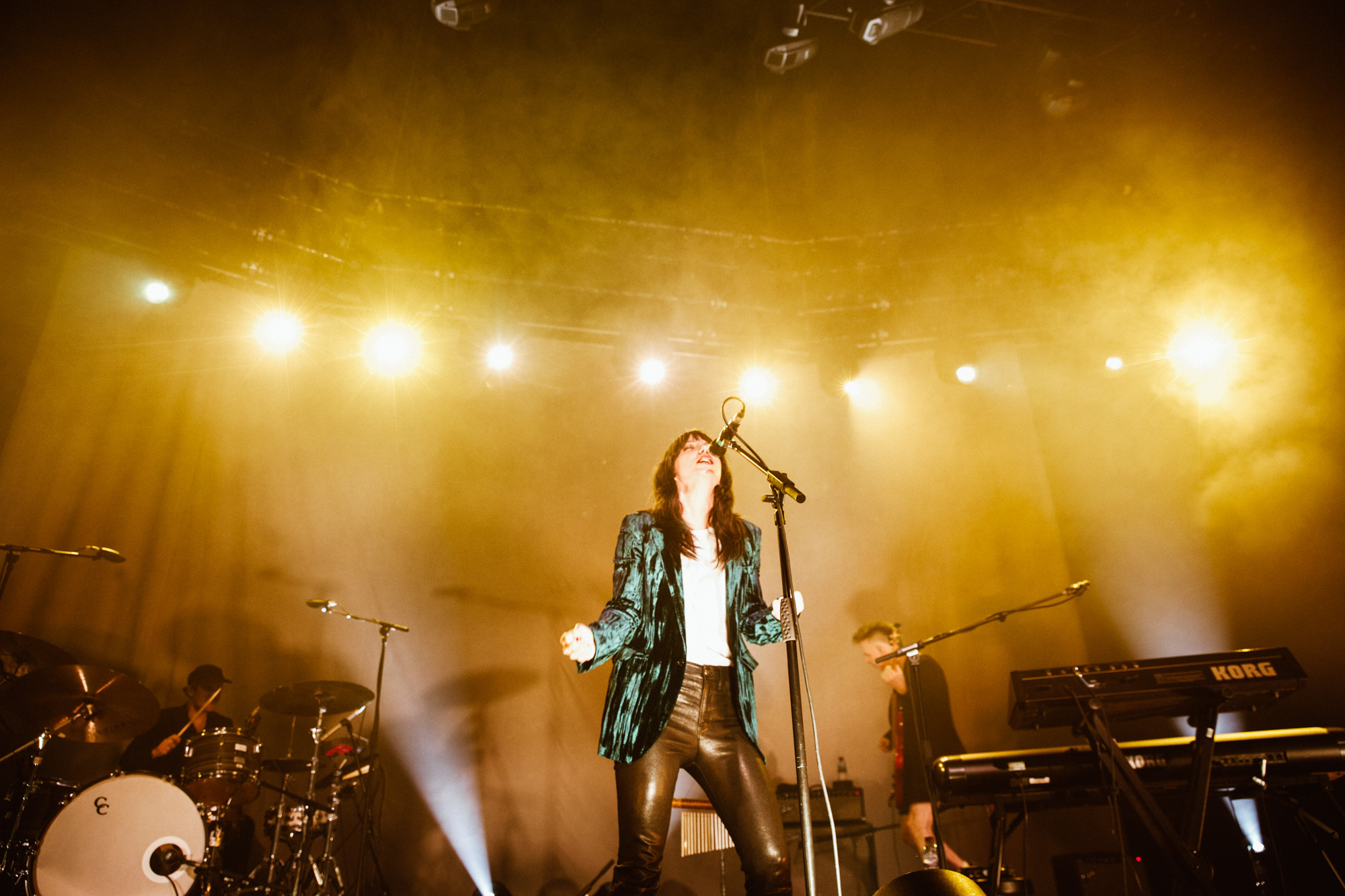 Sharonvanetten roundhouse macklon 9026