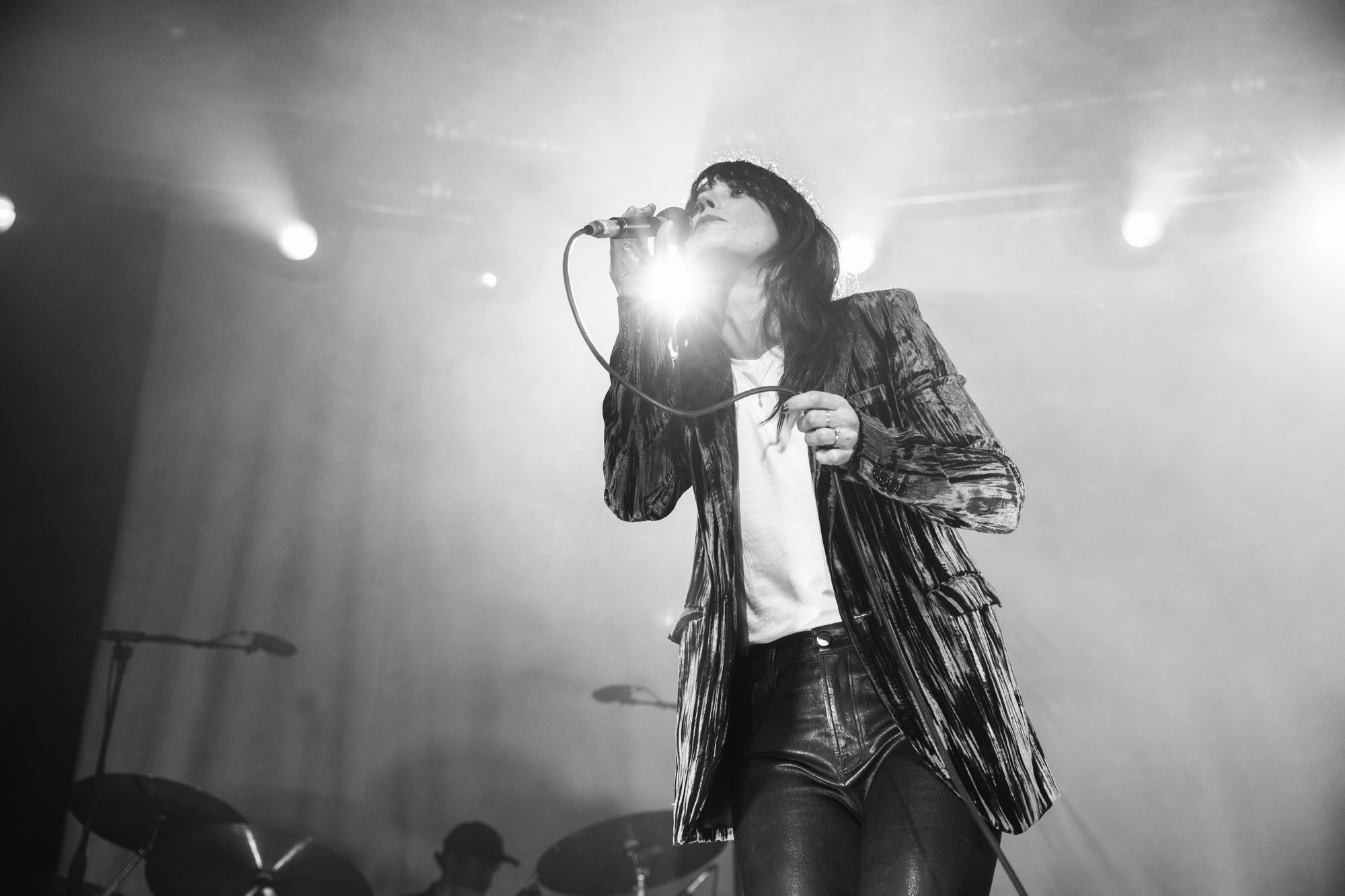Sharonvanetten roundhouse macklon 9081