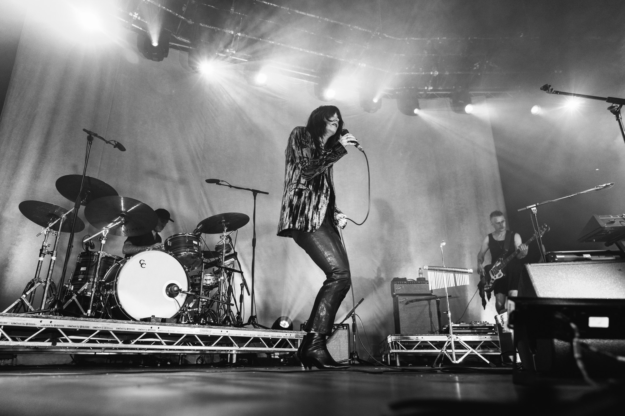Sharonvanetten roundhouse macklon 9147