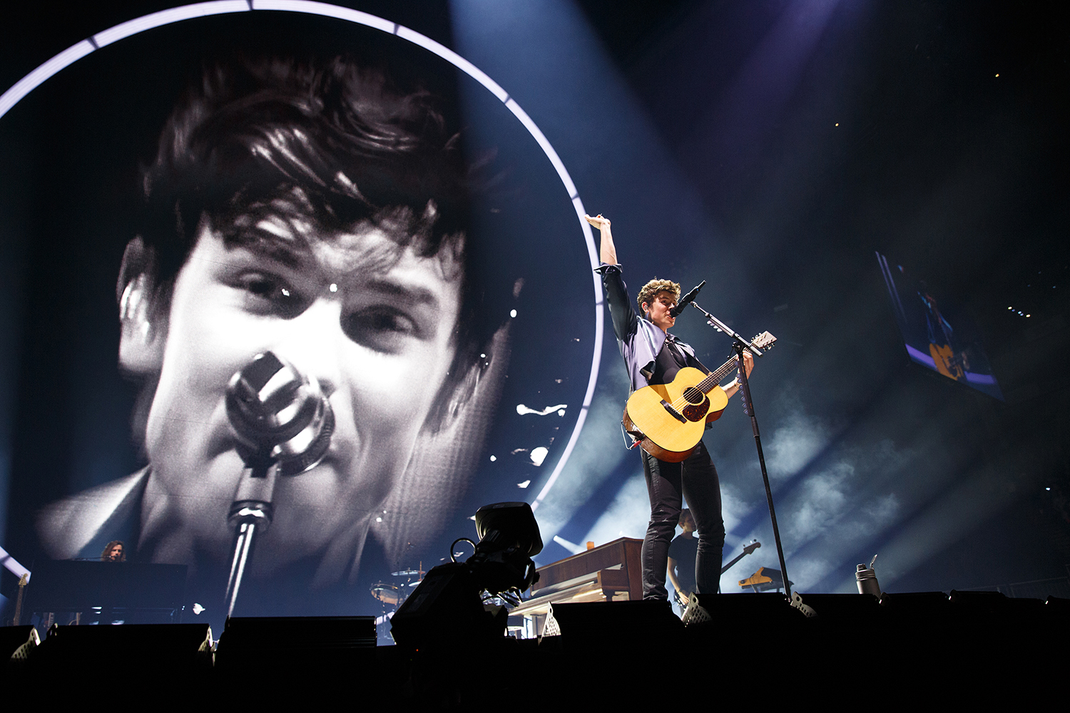 Shawn mendes o2arena 160419 burak cingi11