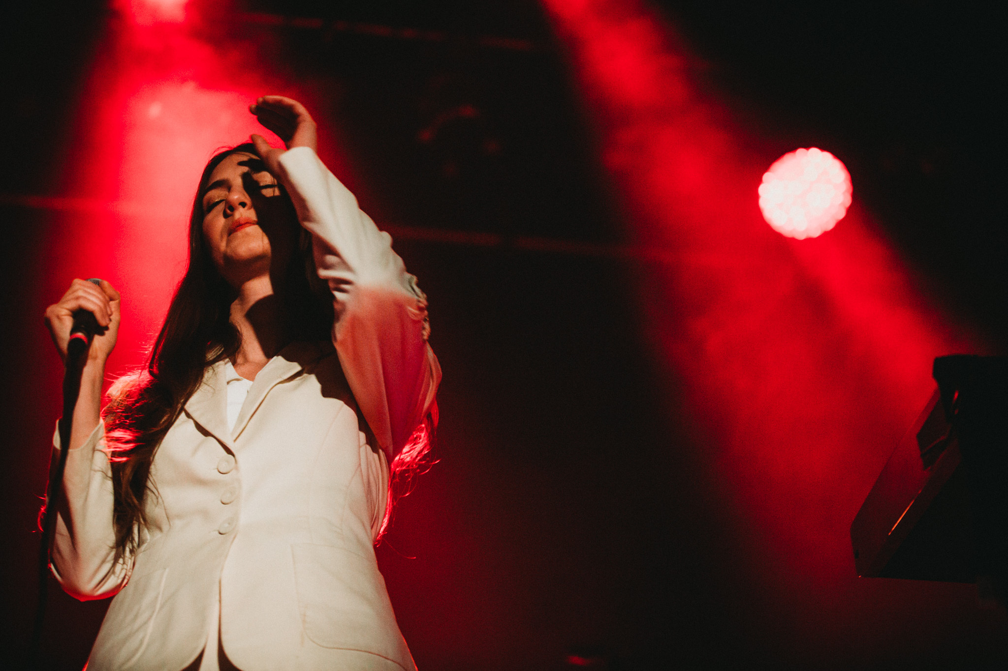 Weyes Blood at Islington Assembly Hall April 2019 by Parri Thomas 5