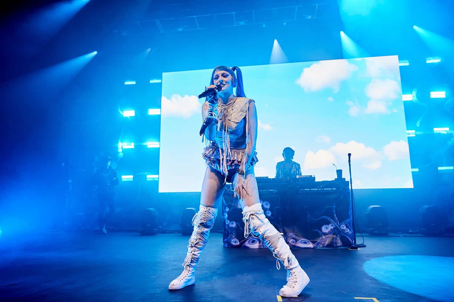 Lq ashnikko 071221 forum bc09