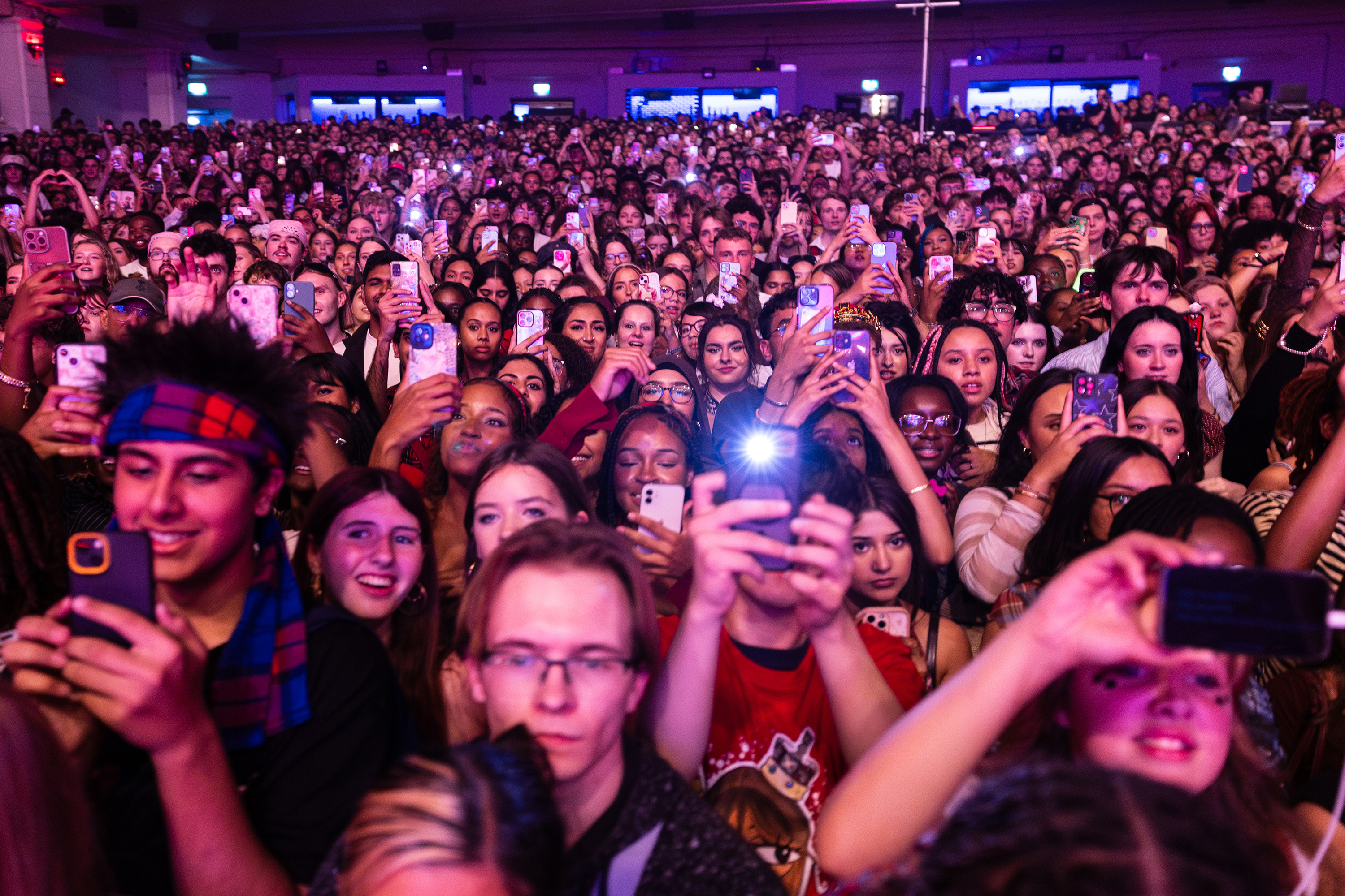 Pinkpantheress fans brixton 2025 burak cingi02