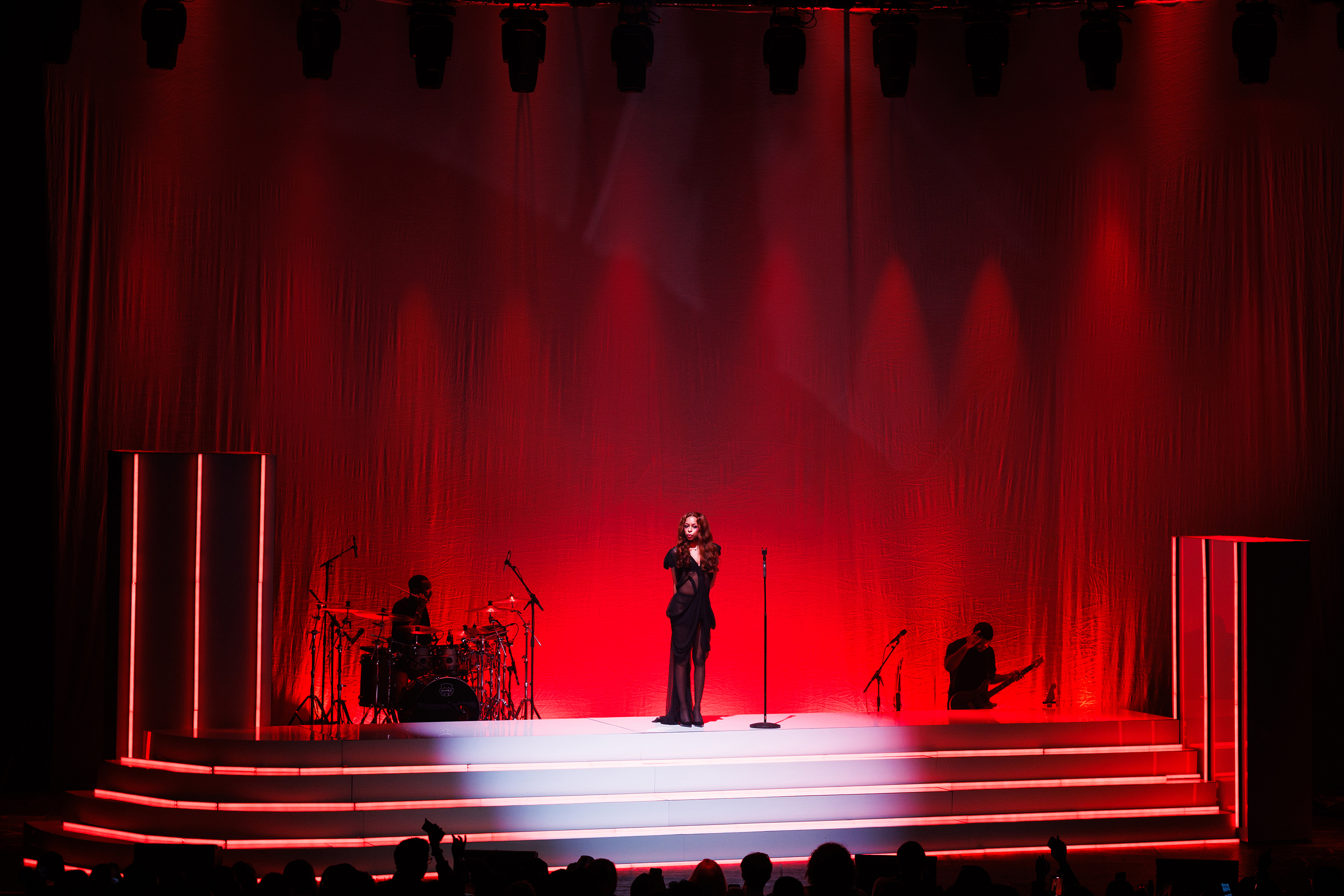 Ravyn lenae roundhouse burak cingi06