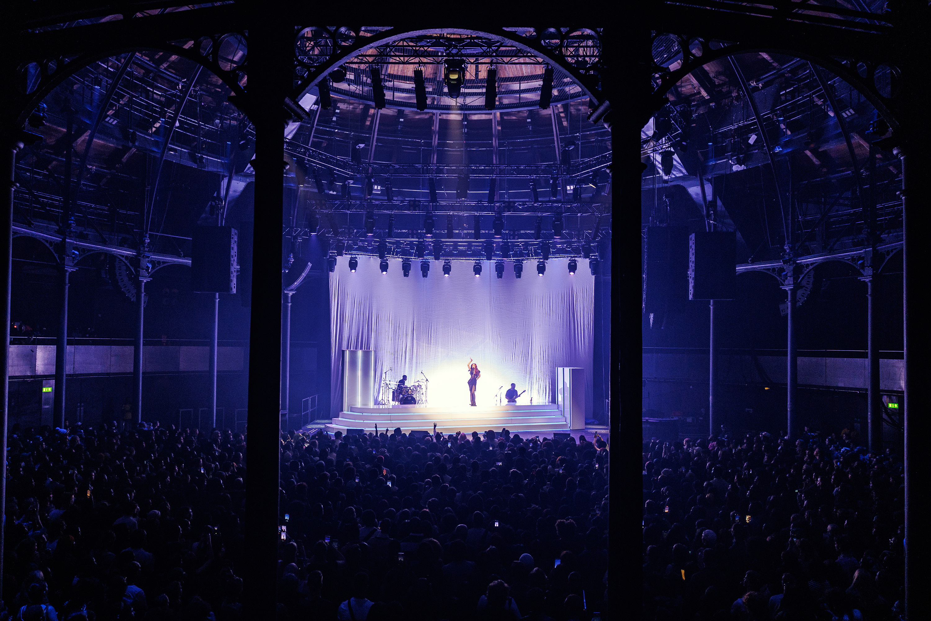 Ravyn lenae roundhouse burak cingi07