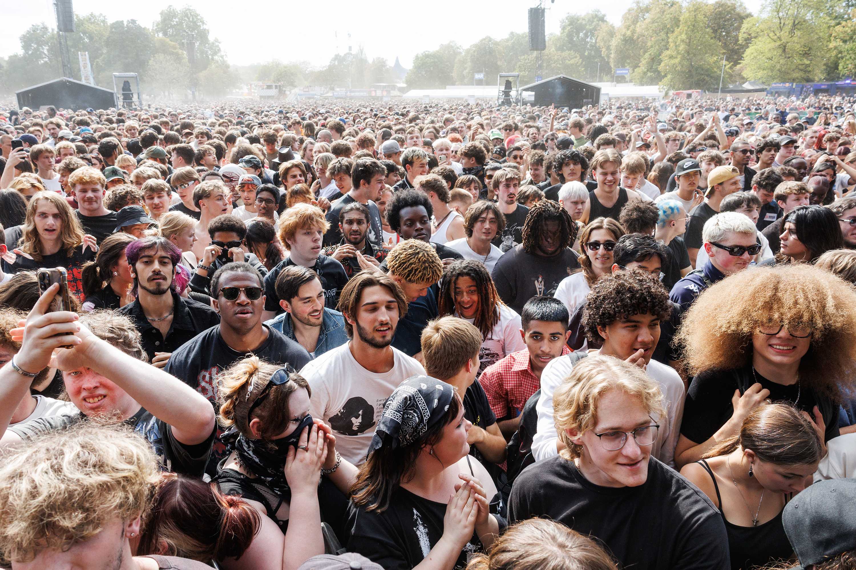 Outbreak crowd burak cingi10