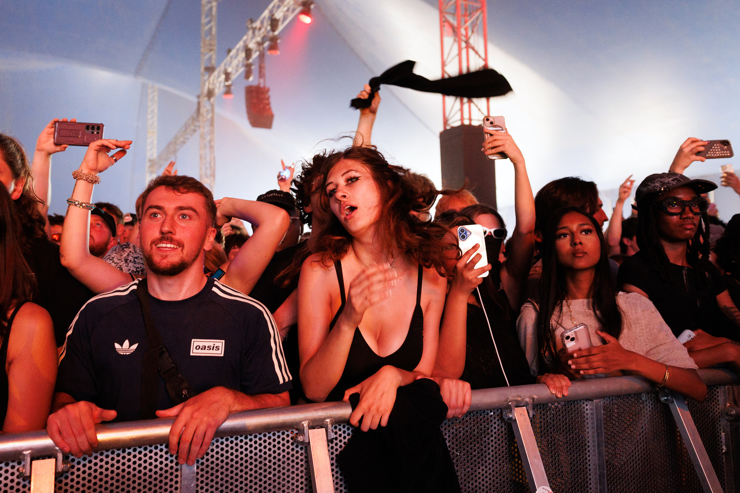 Outbreak crowd burak cingi11