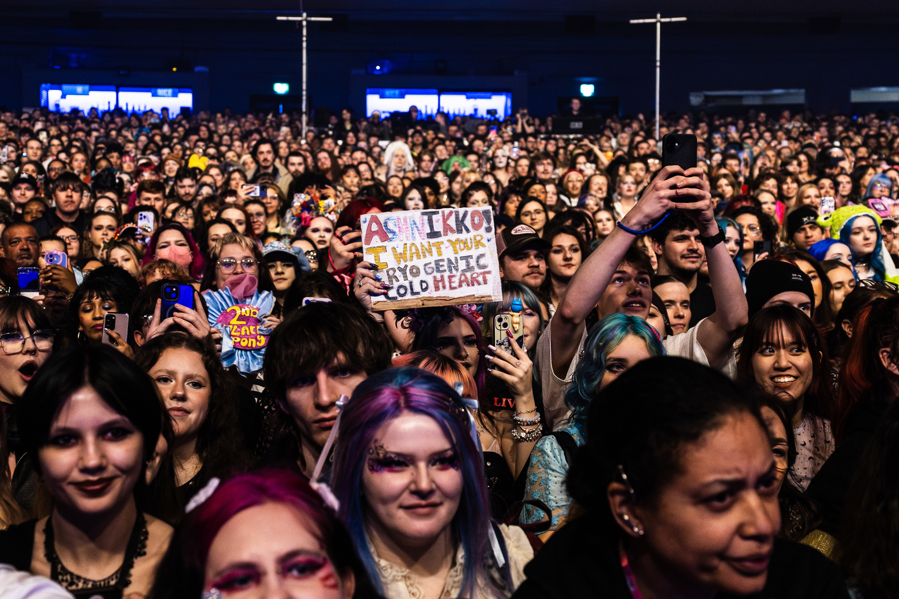 Ashnikko brixton fans 03