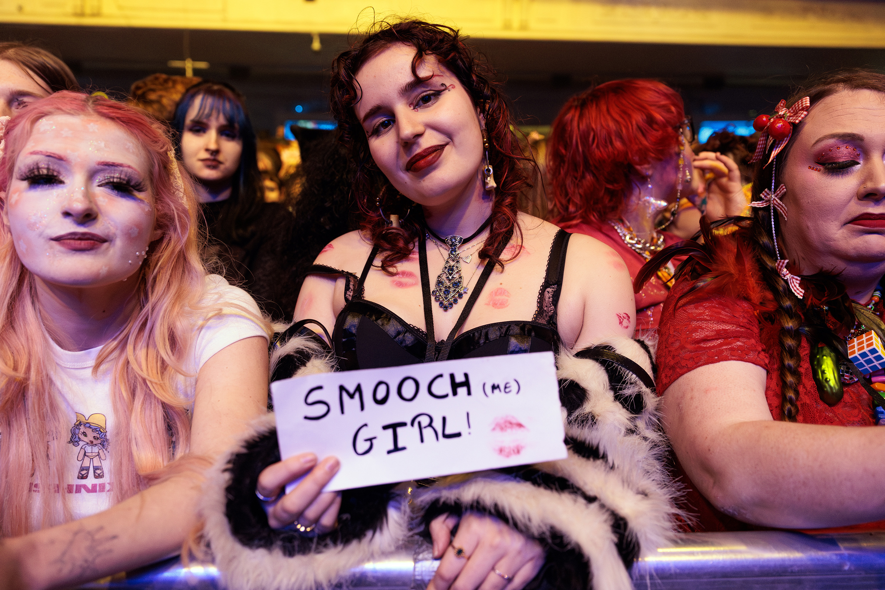 Ashnikko brixton fans 04