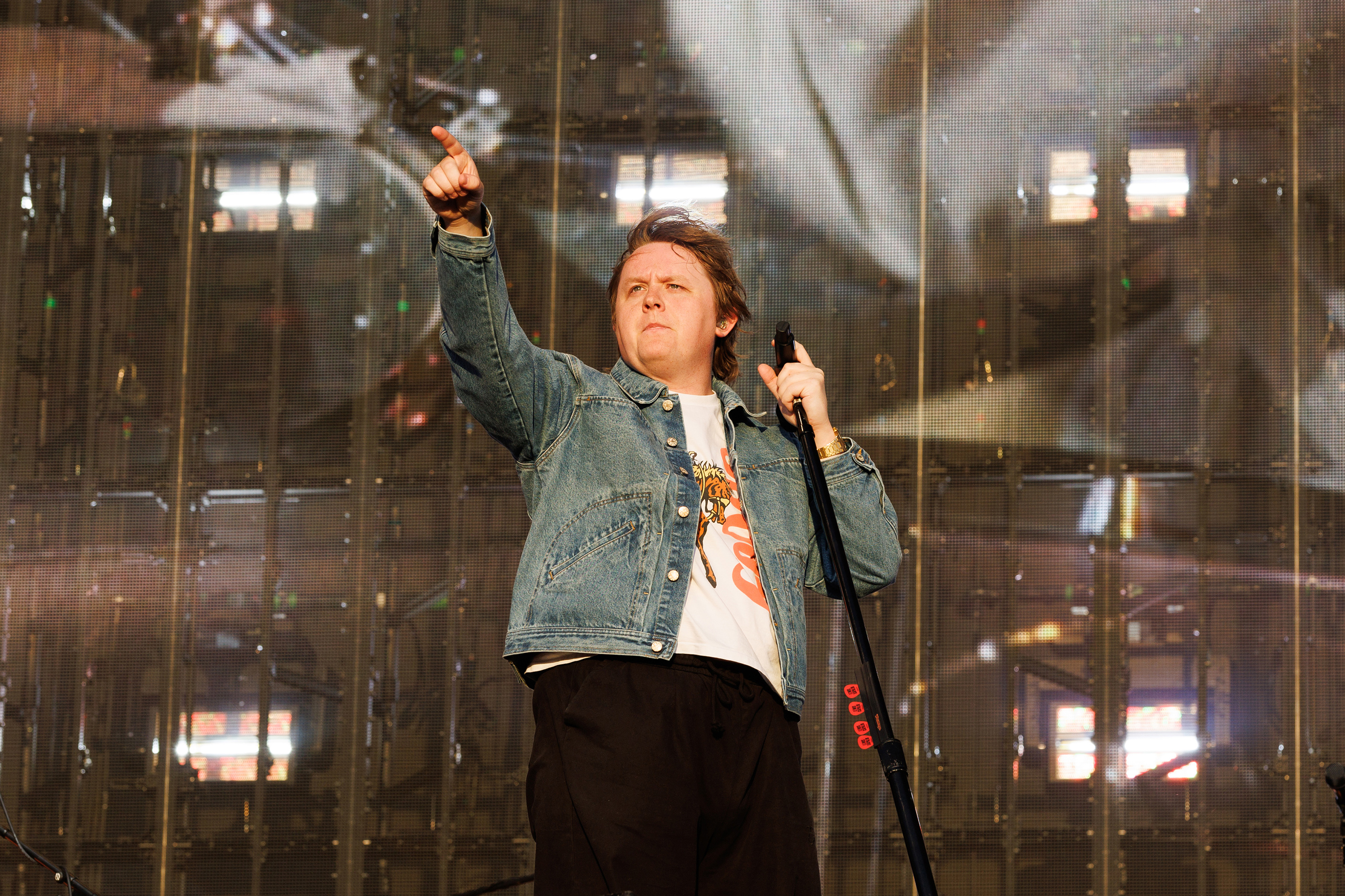 Lewis capaldi burak cingi02
