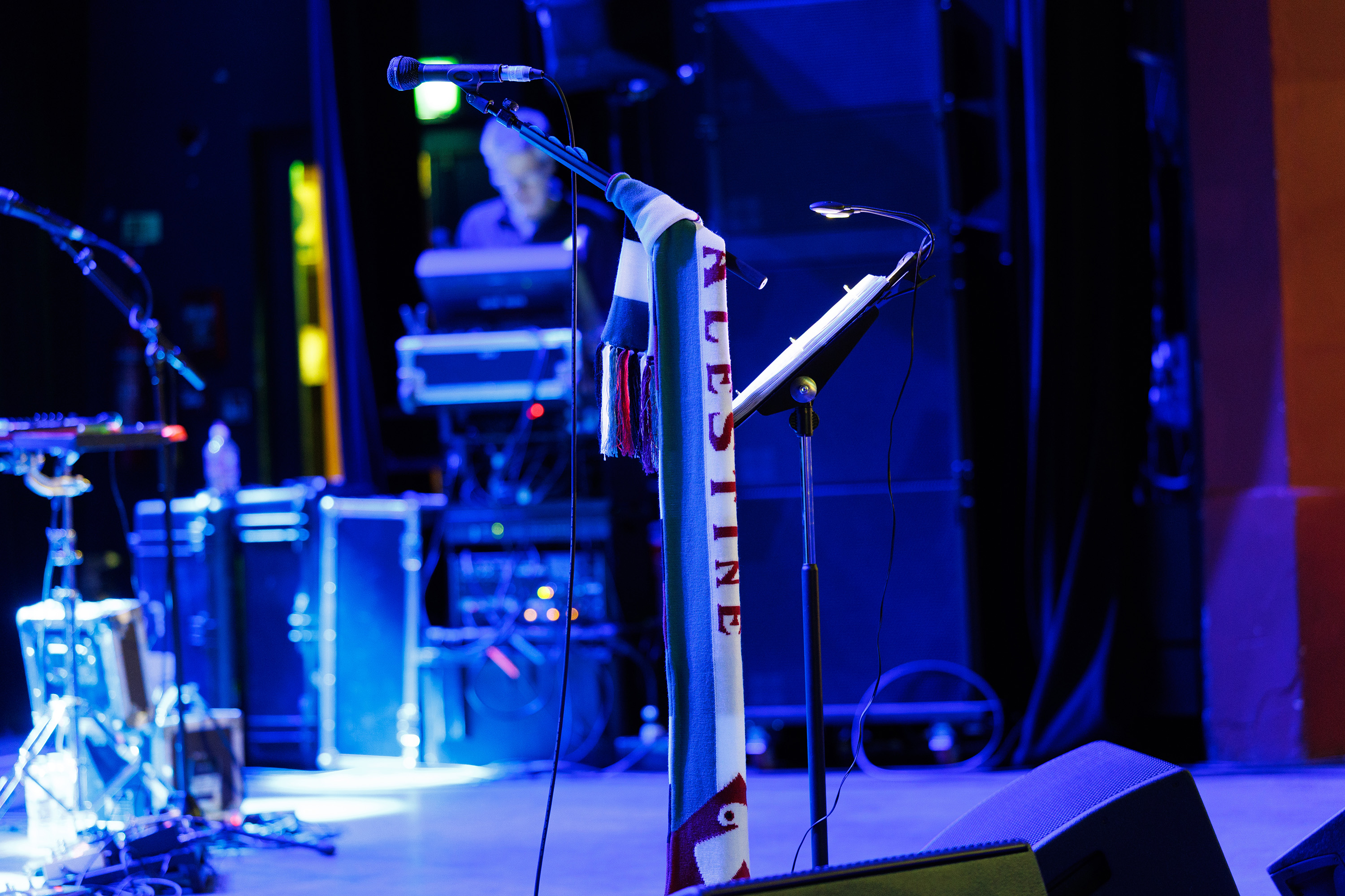 Kim gordon 08 burak cingi