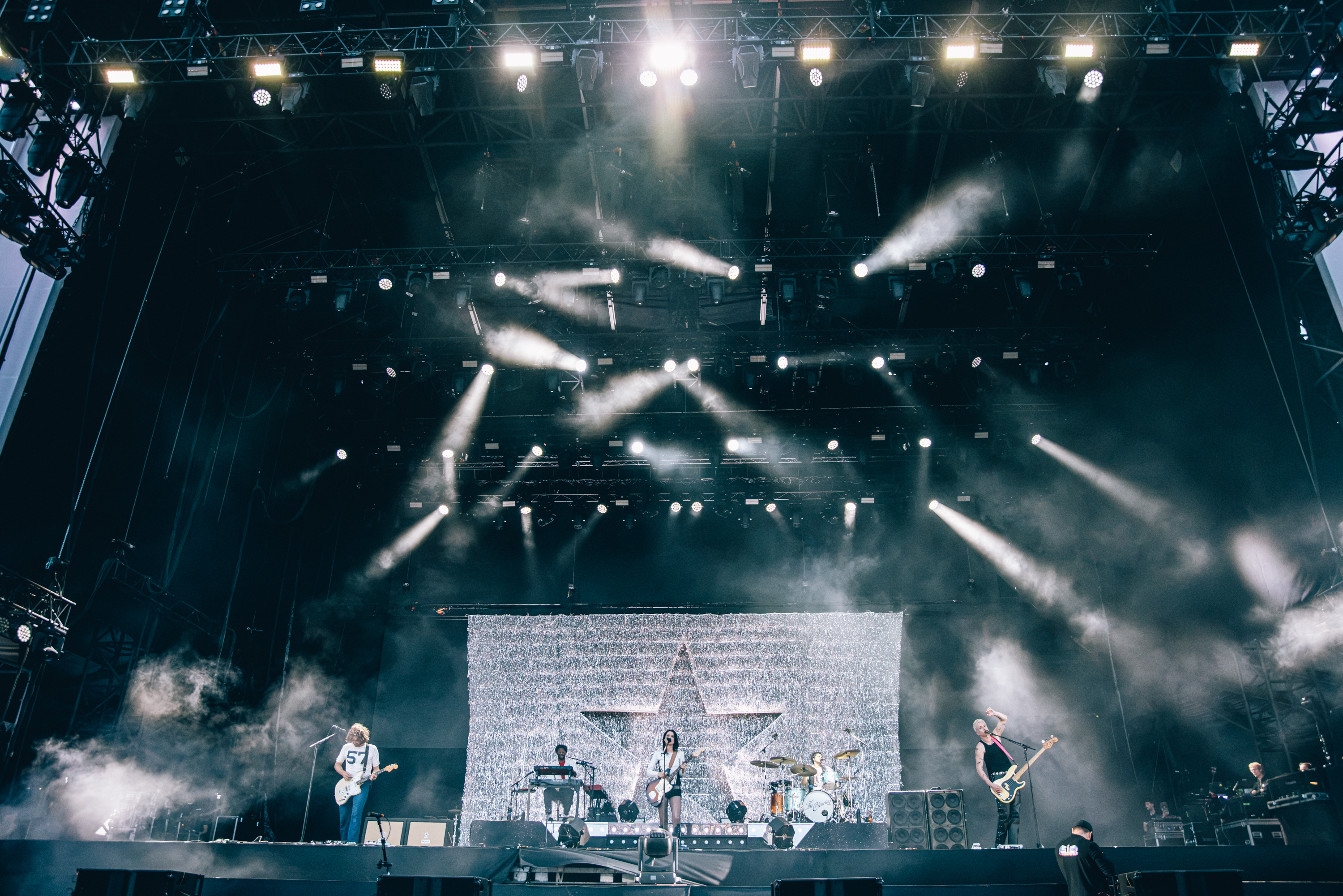 20261109 NOS ALIVE WOLF ALICE ARLINDO CAMACHO 026 A9819