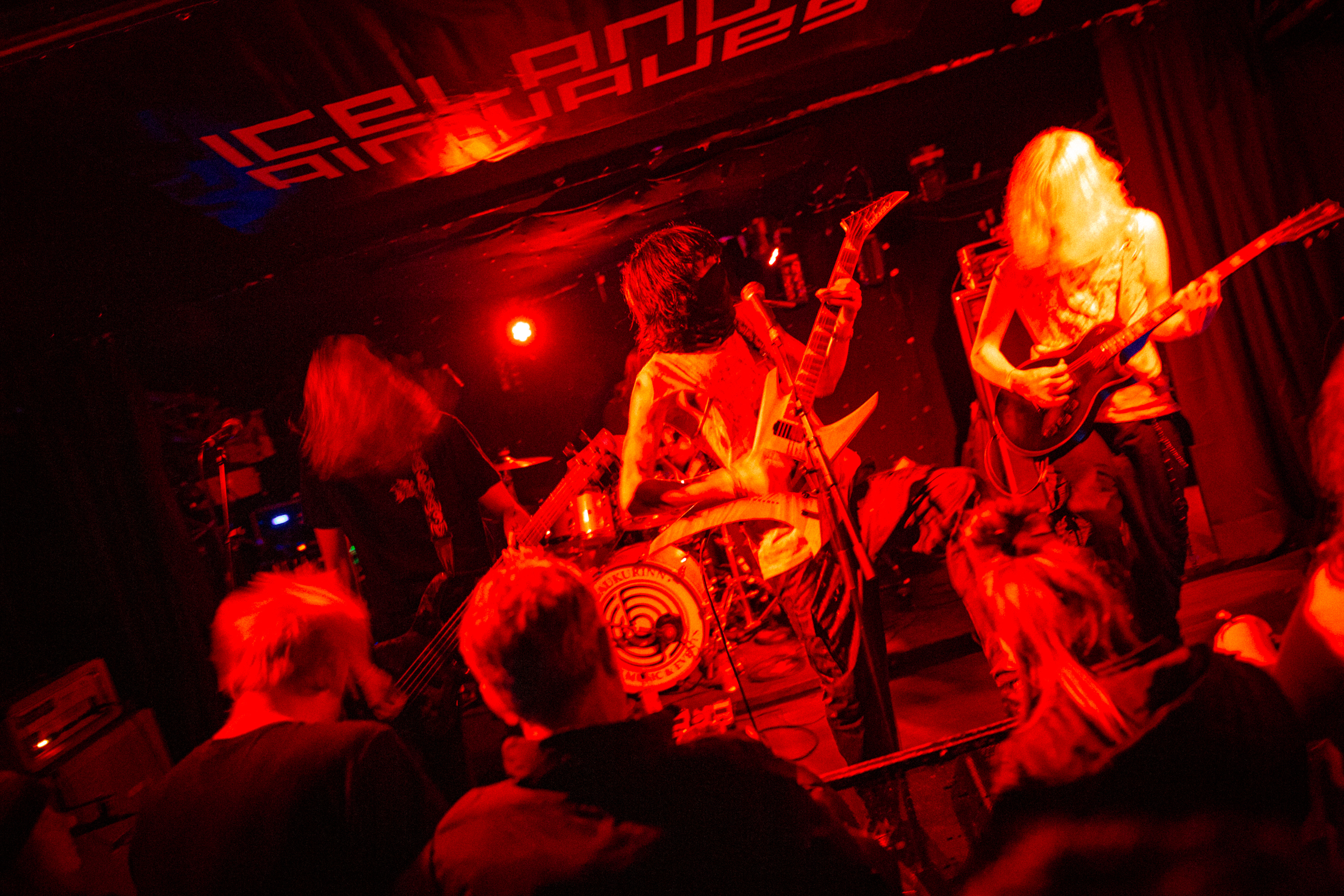 AIRWAVES PART VAMPIRA 2